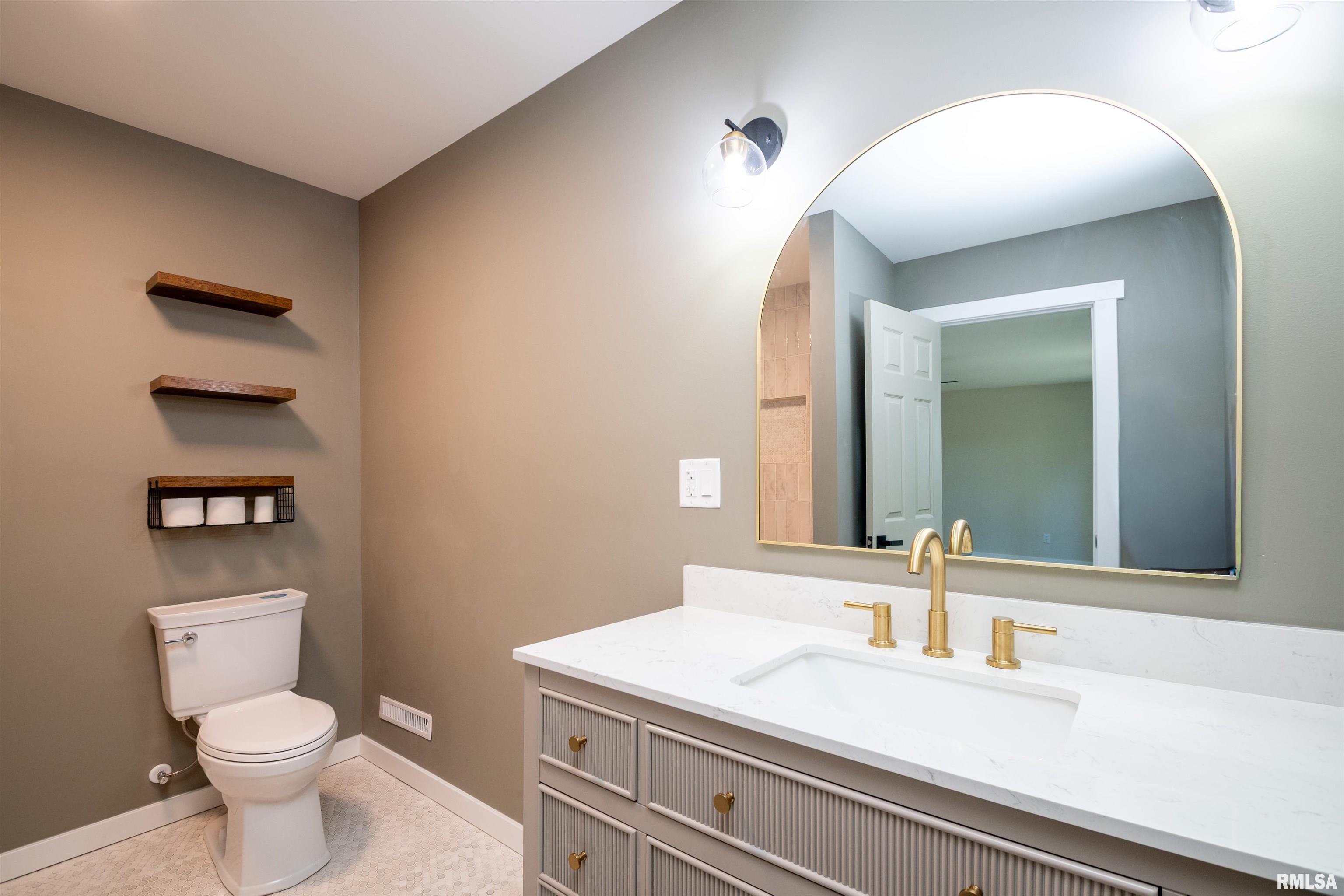 418 North Trivoli Road Trivoli, IL 61569 - Photo 23 of 44