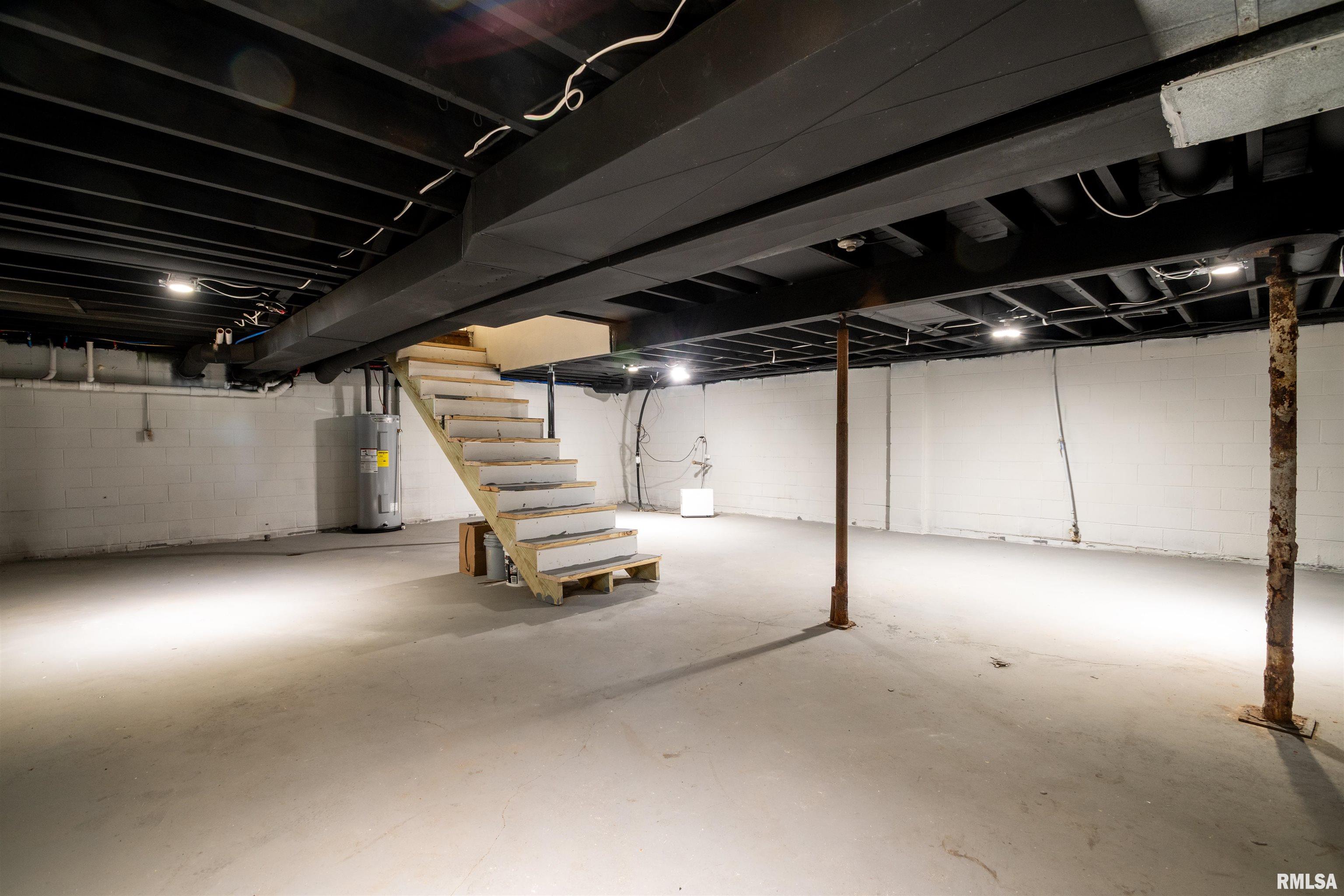 418 North Trivoli Road Trivoli, IL 61569 - Photo 33 of 44