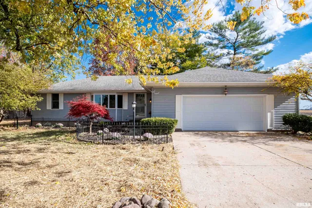 $234,900 | 418 North Trivoli Road, Trivoli, IL 61569