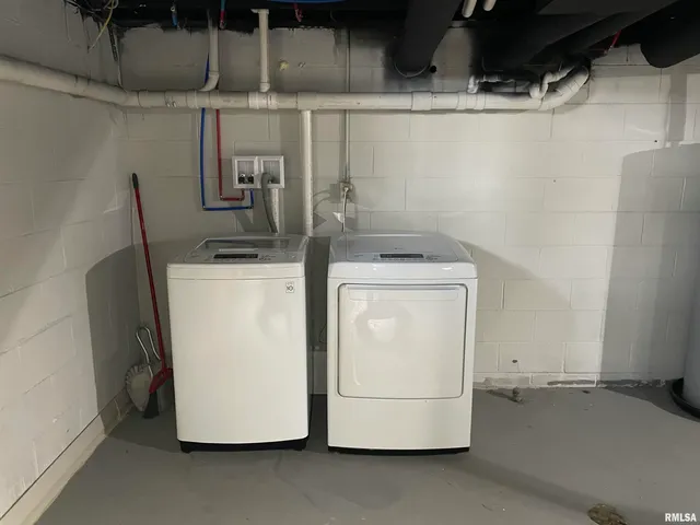 $229,900 | 418 North Trivoli Road, Trivoli, IL 61569