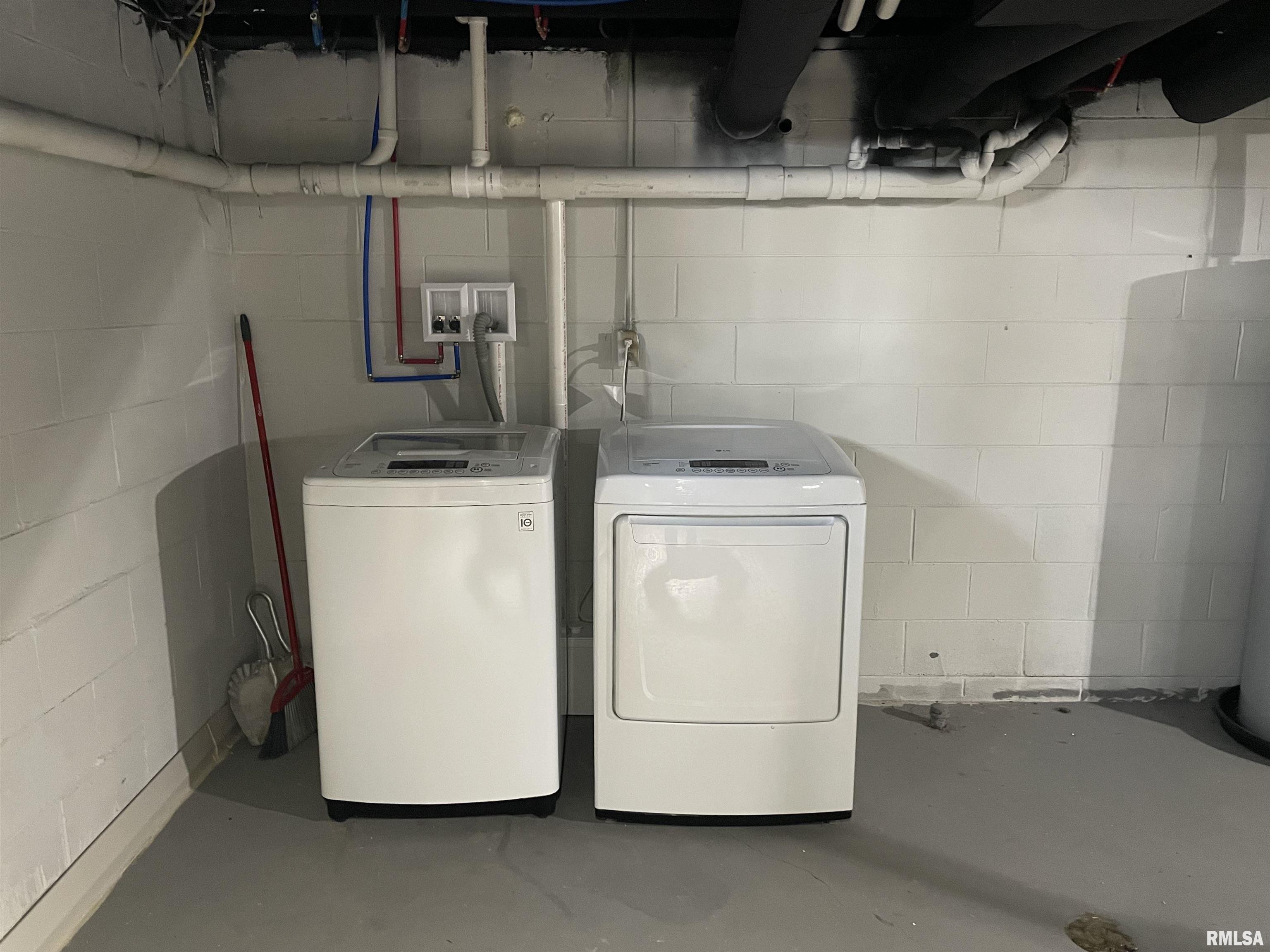 418 North Trivoli Road Trivoli, IL 61569 - Photo 35 of 44