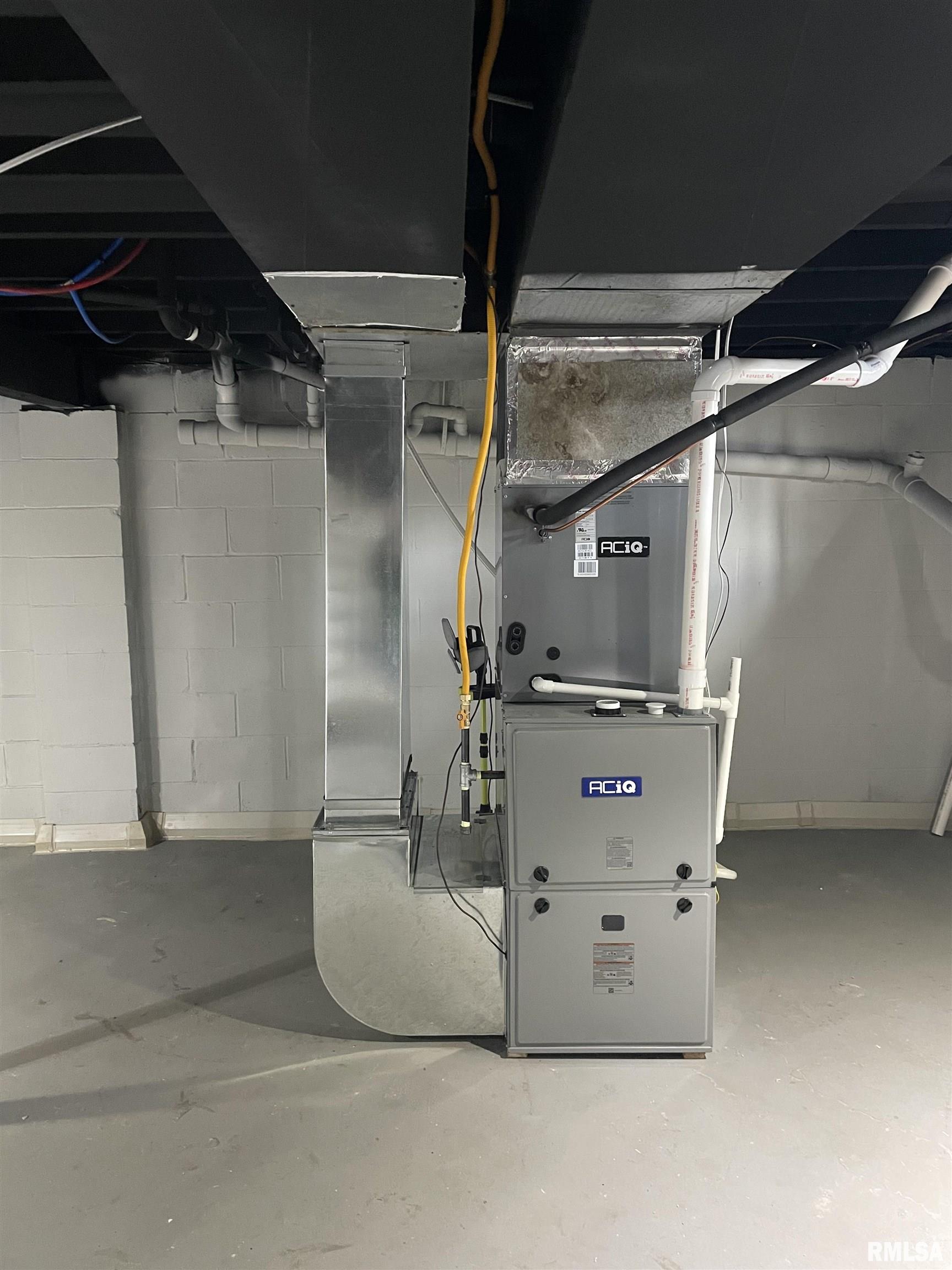 418 North Trivoli Road Trivoli, IL 61569 - Photo 37 of 44