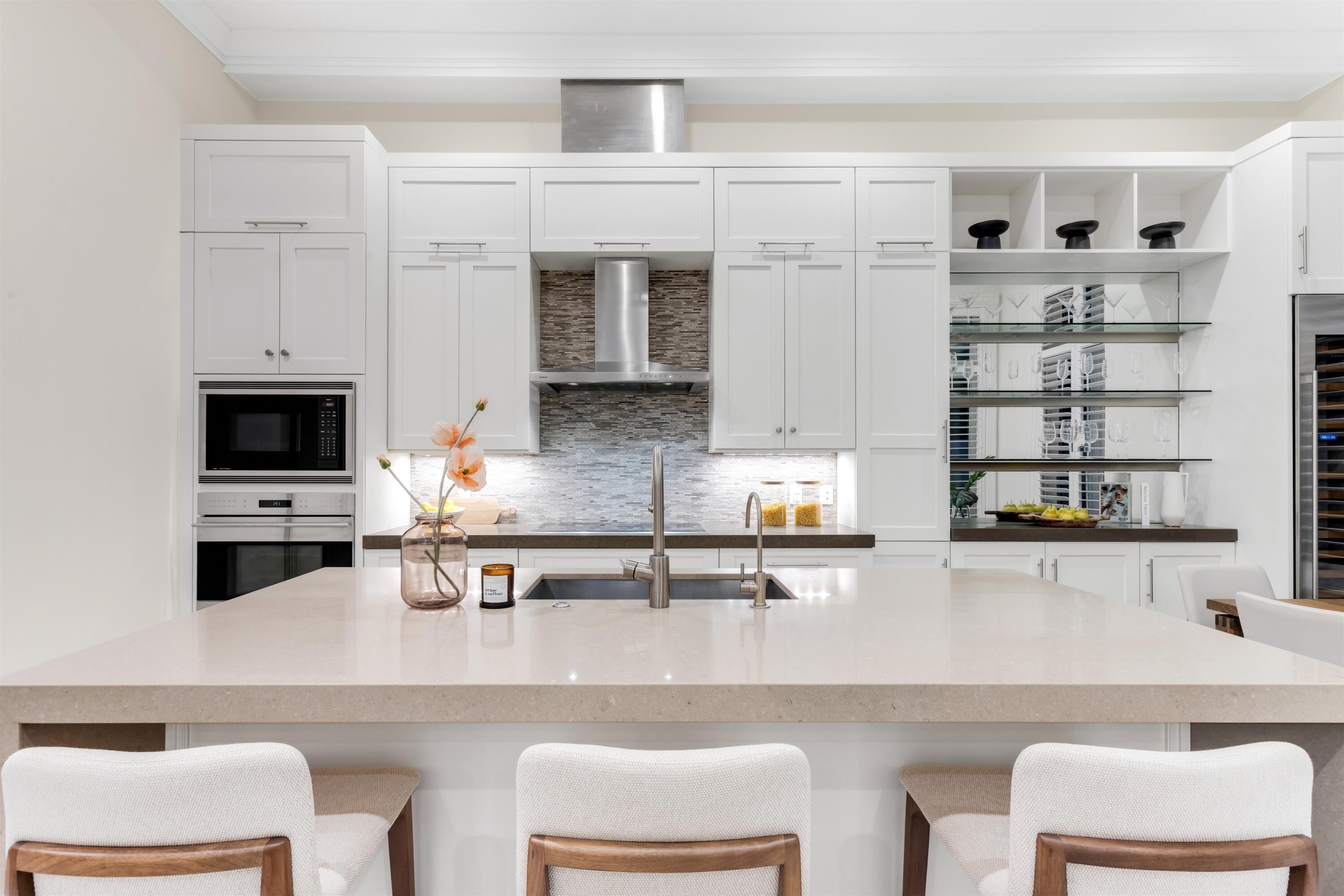 9 Adams Road Ocean Ridge, FL 33435 - Photo 14 of 41 KITCHEN_ISLAND_STRAIGHT_EB