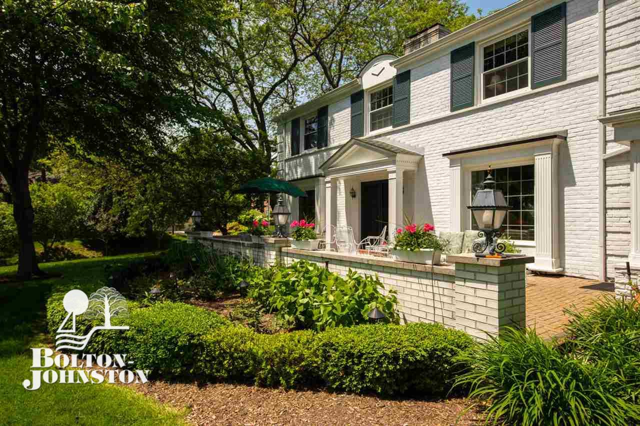 227 Lake Shore Road Grosse Pointe, MI 48236 - Photo 37 of 48 50027355-36.JPG