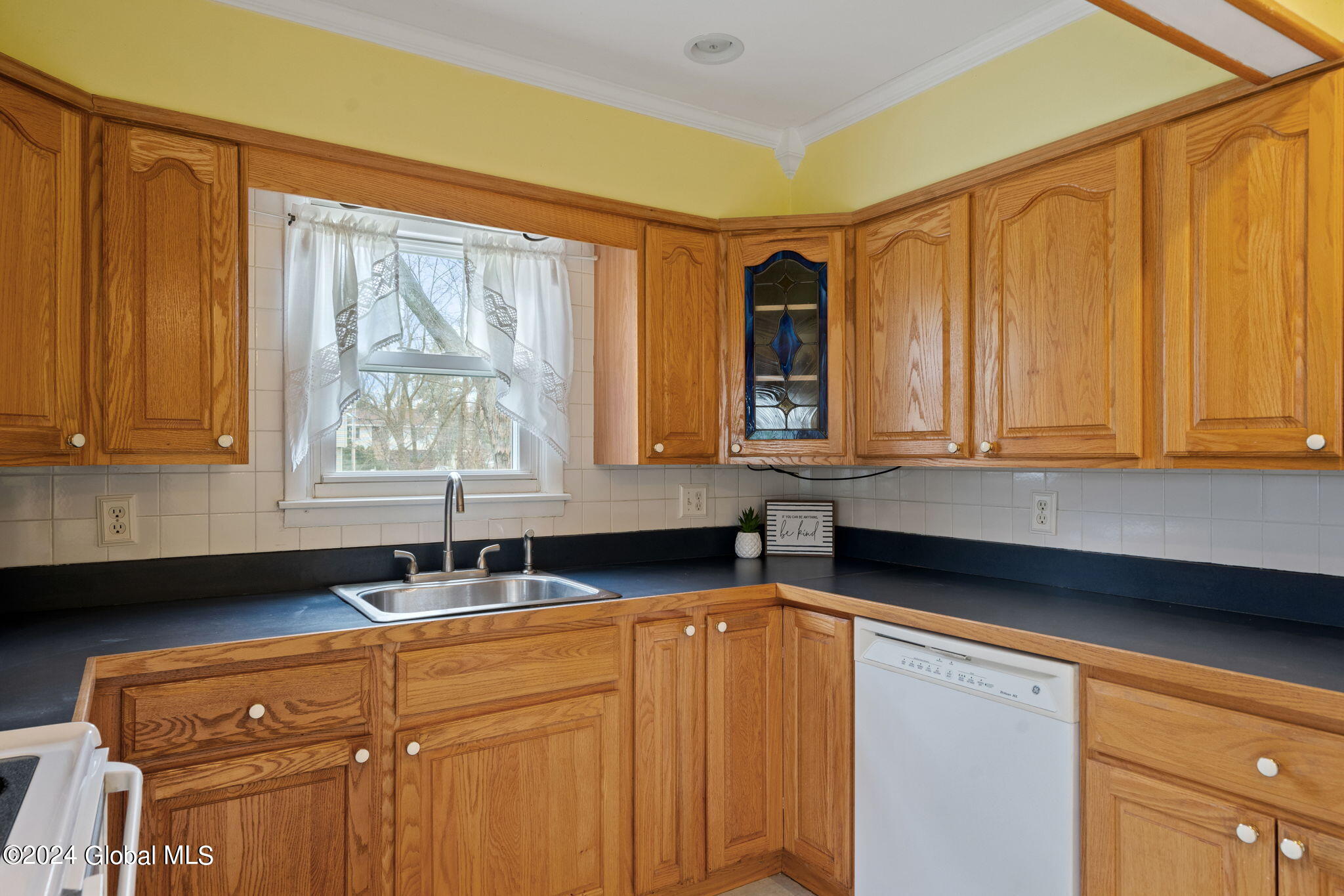 50 New Shaker Road Colonie, NY 12205 - Photo 18 of 34 21-web-or-mls-50-new-shaker-rd
