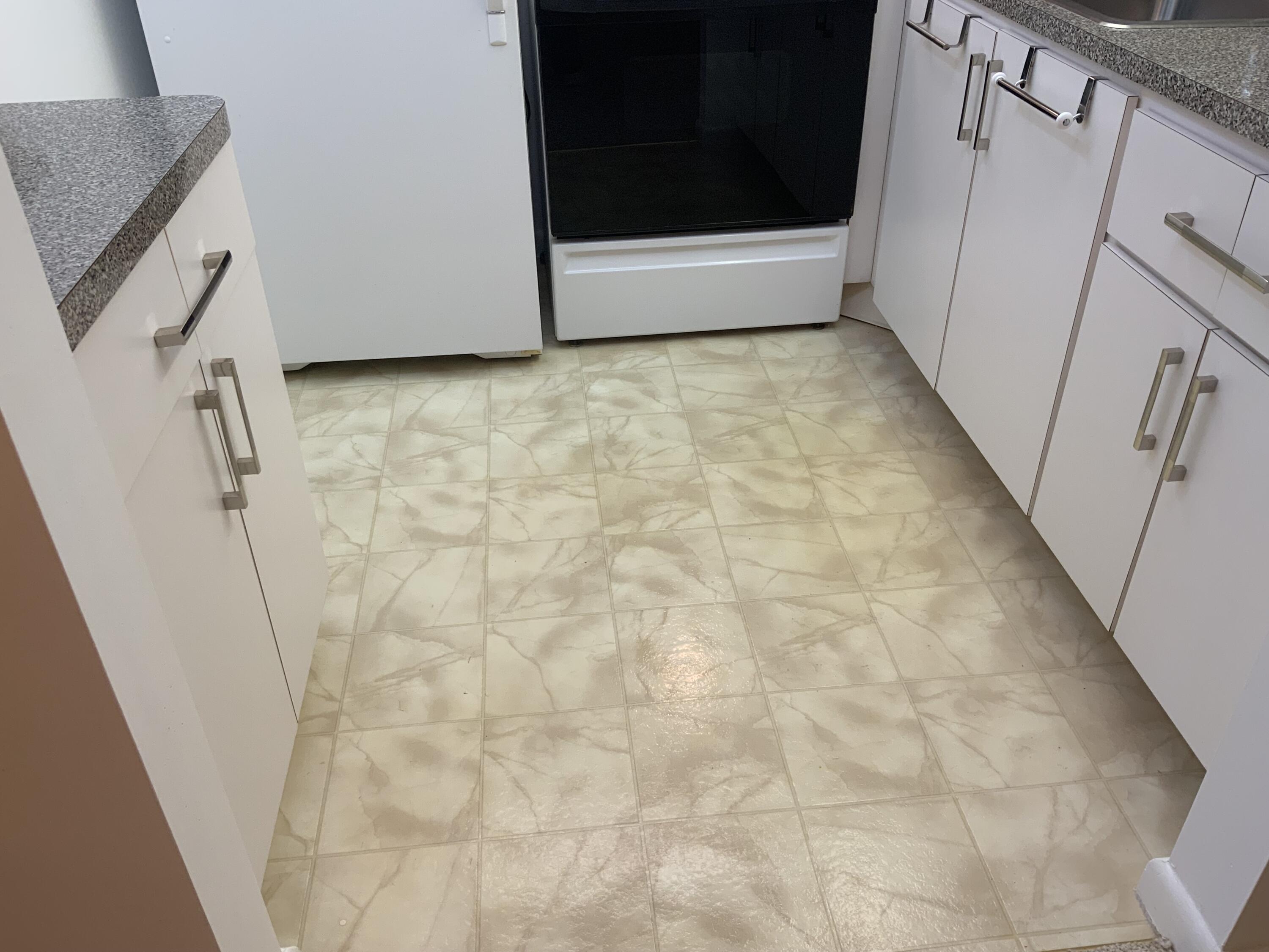 353 Dorset I Boca Raton, FL 33434 - Photo 14 of 30 a view of a small space