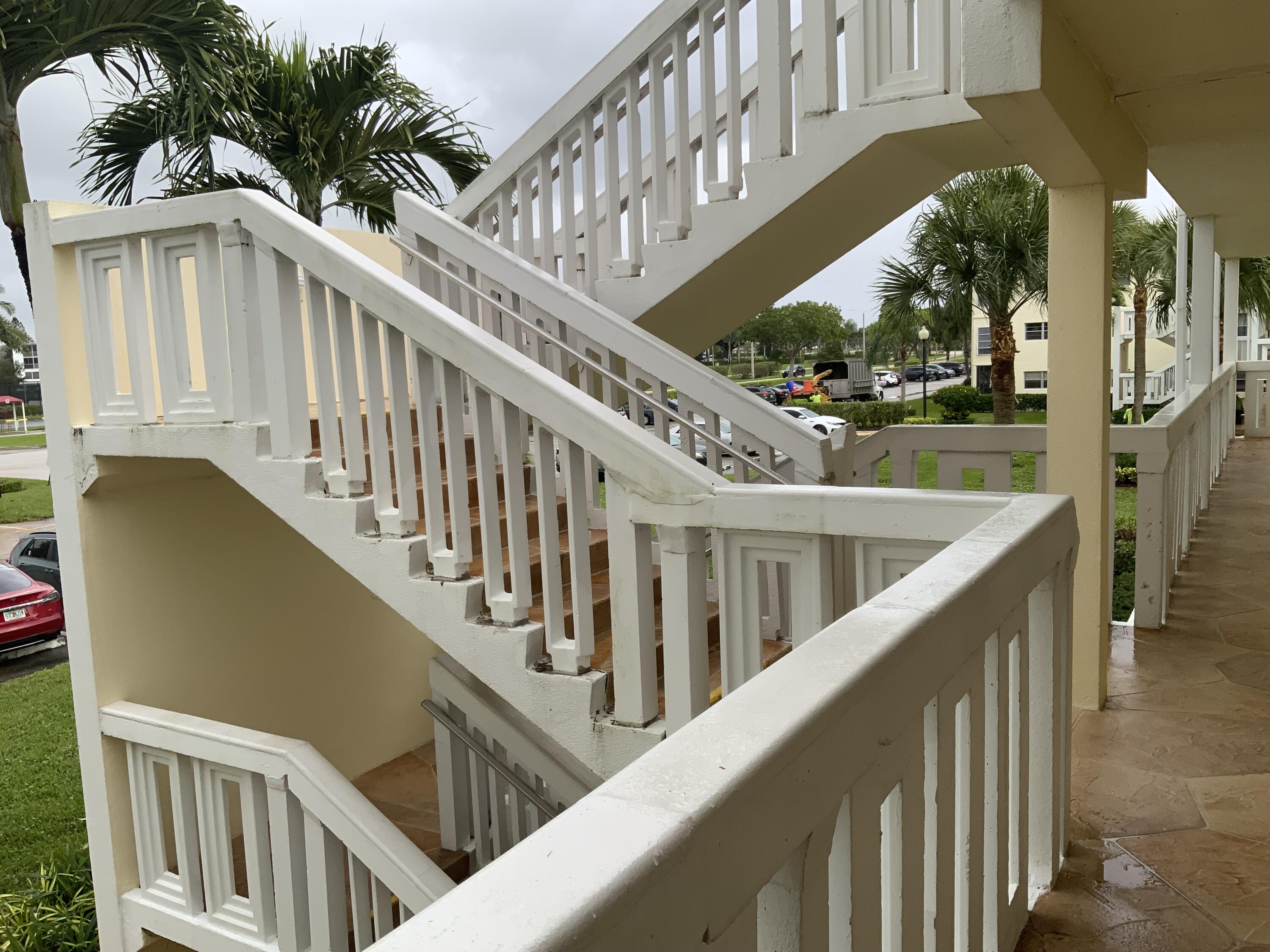 353 Dorset I Boca Raton, FL 33434 - Photo 2 of 30 a view of balcony with furniture