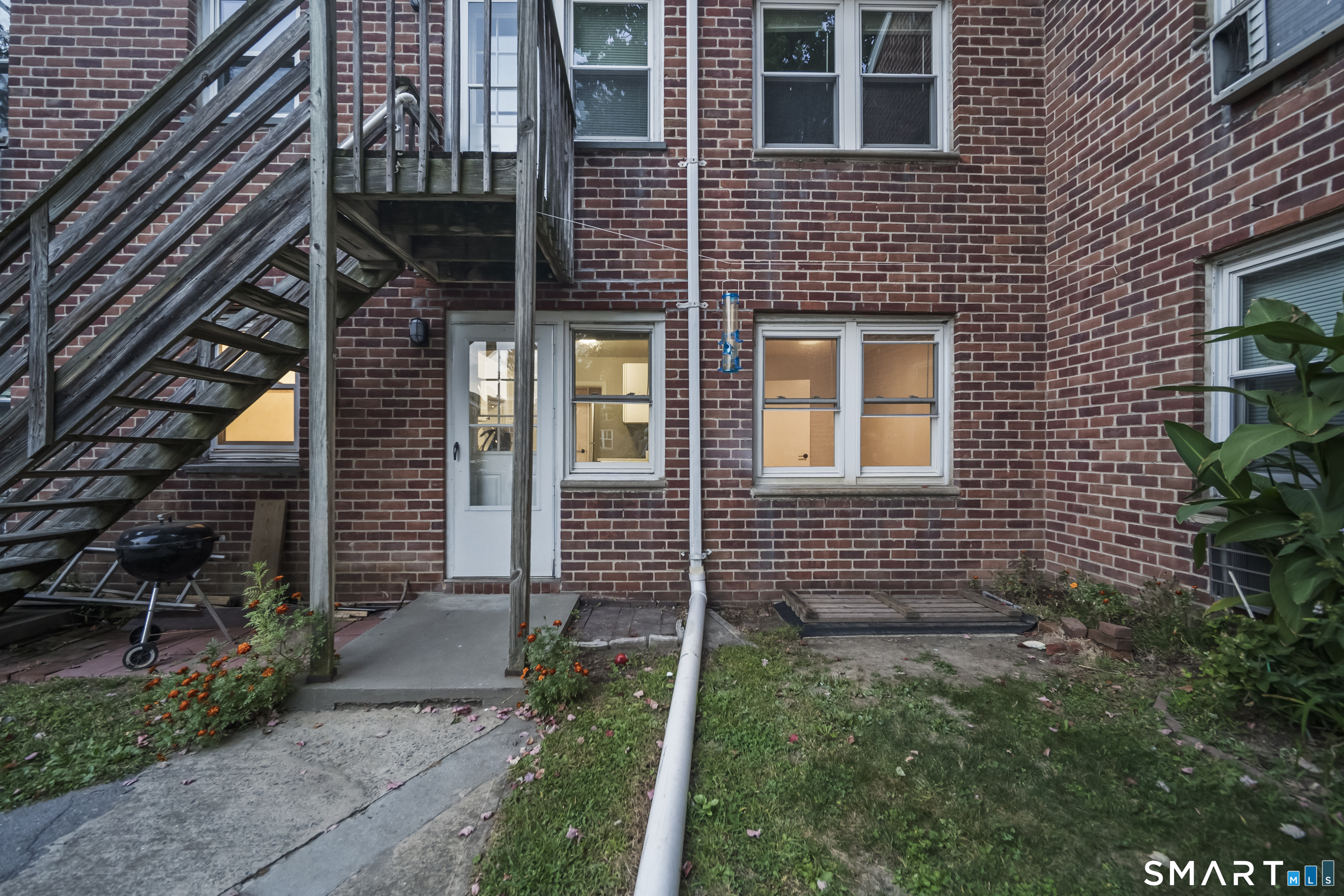 98 Blachley Road, Unit A Stamford, CT 06902 - Photo 19 of 37 Gallery Image 19
