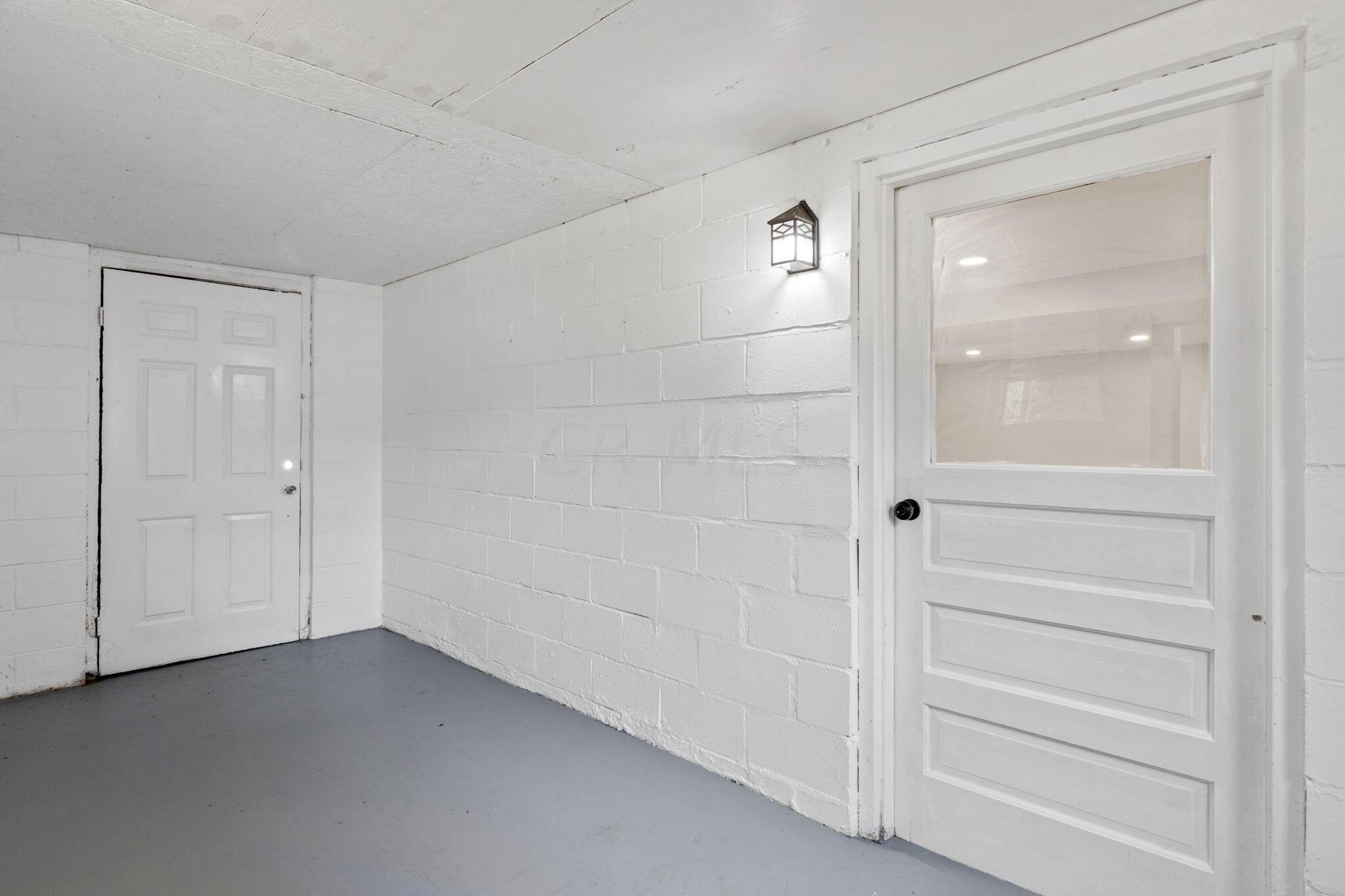 22195 Cliff Road Rockbridge, OH 43149 - Photo 39 of 66 LL Mud Room - 22195 Cliff Road, Rockbridge, OH 43149