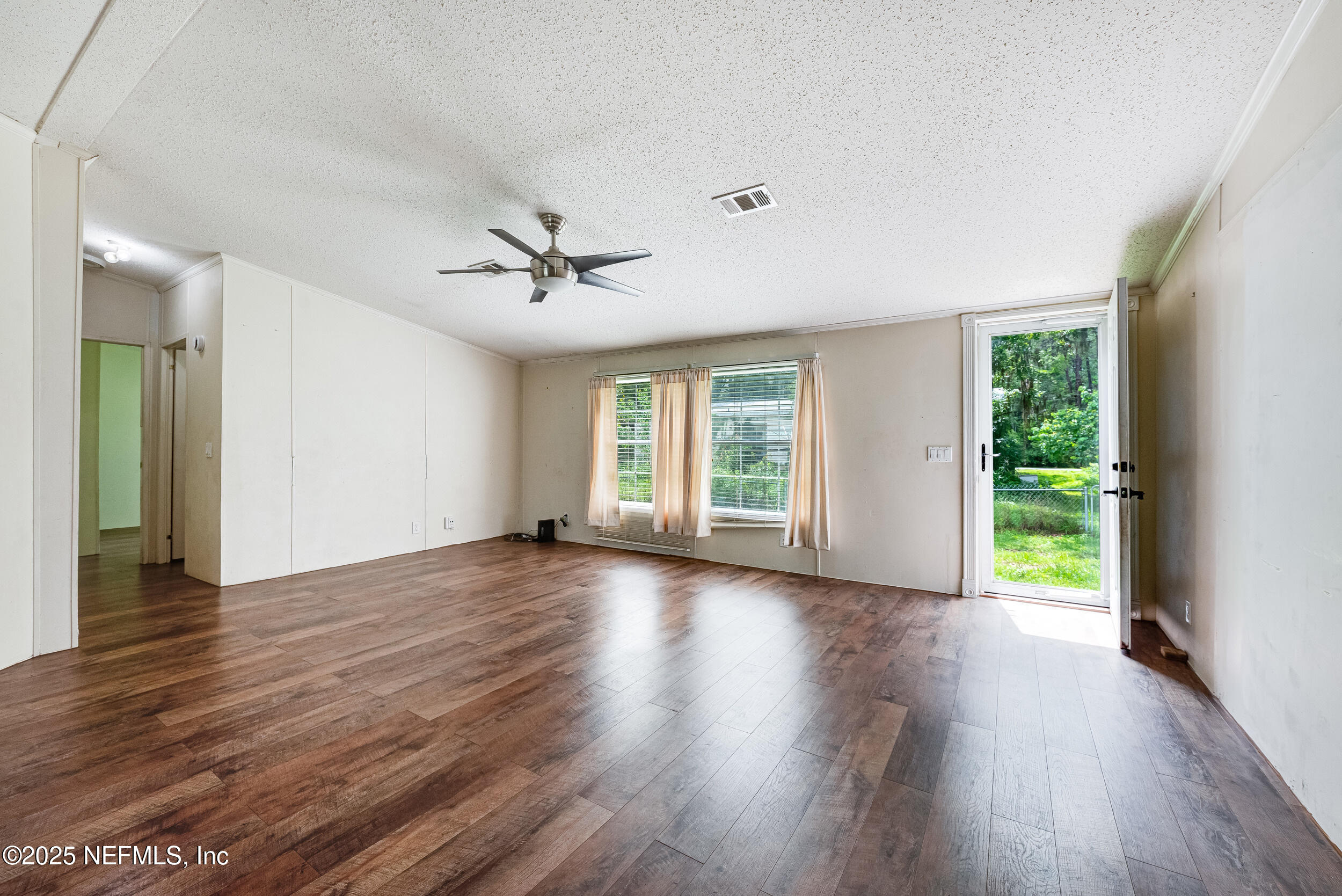 8878 Orme Road Jacksonville, FL 32220 - Photo 10 of 20 Living Room (1)