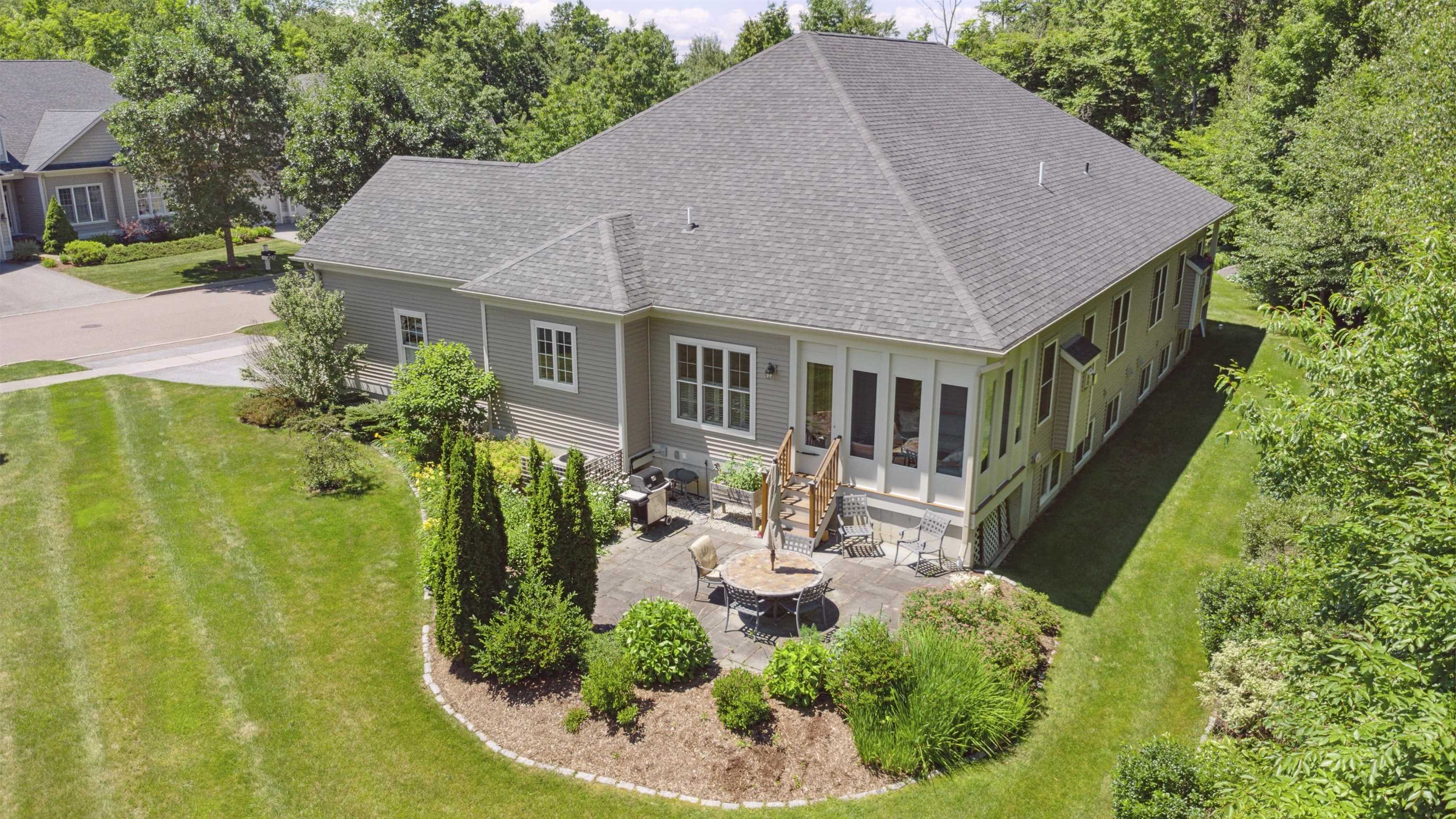 322 Michael Lane Williston, VT 05495 - Photo 2 of 29