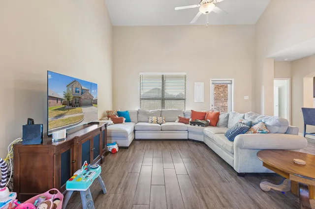 $399,999 | 1037 McDonald Drive, Crowley, TX 76036