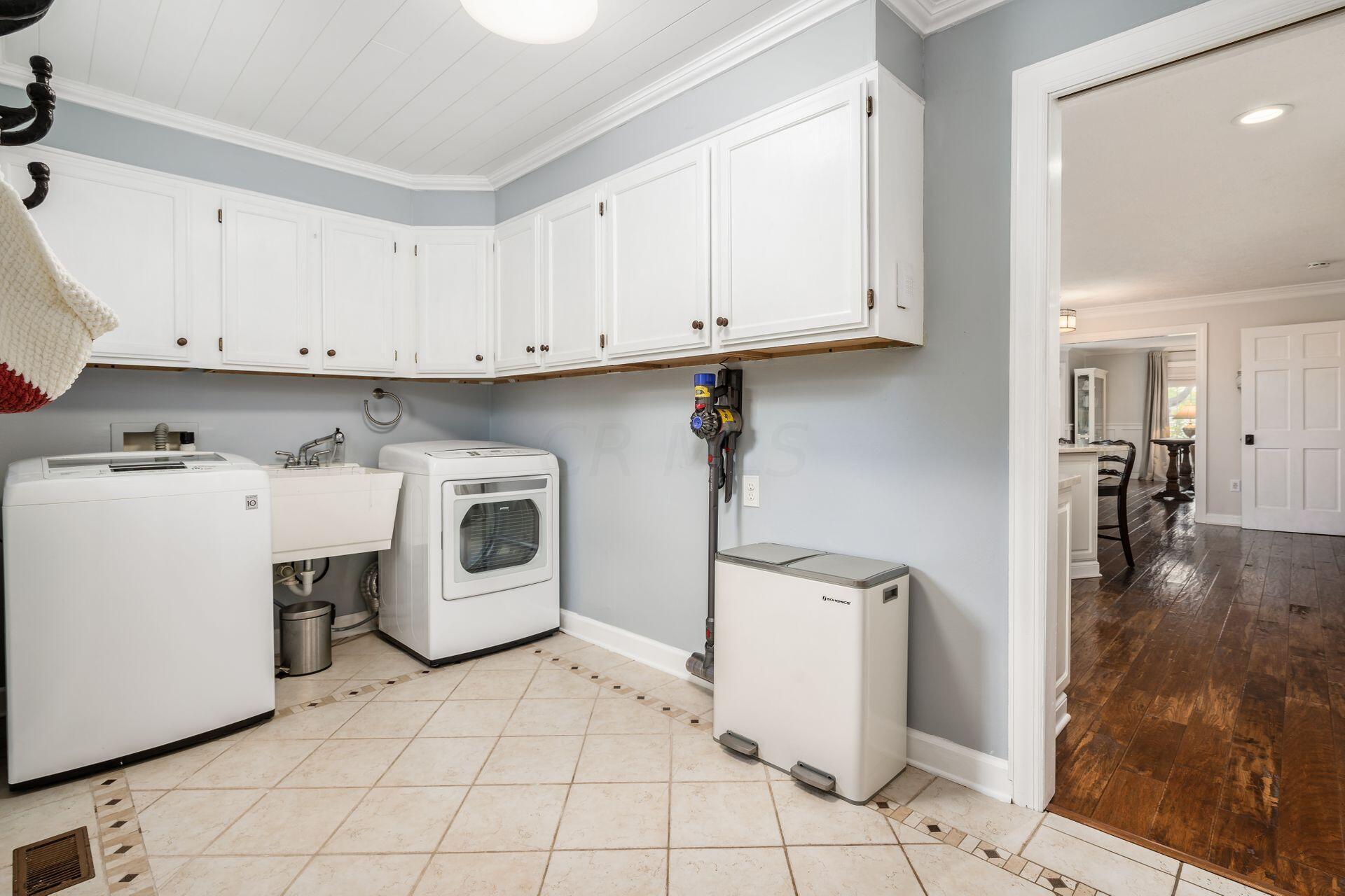 7555 Cook Road Powell, OH 43065 - Photo 20 of 65 Utility Room/Pantry