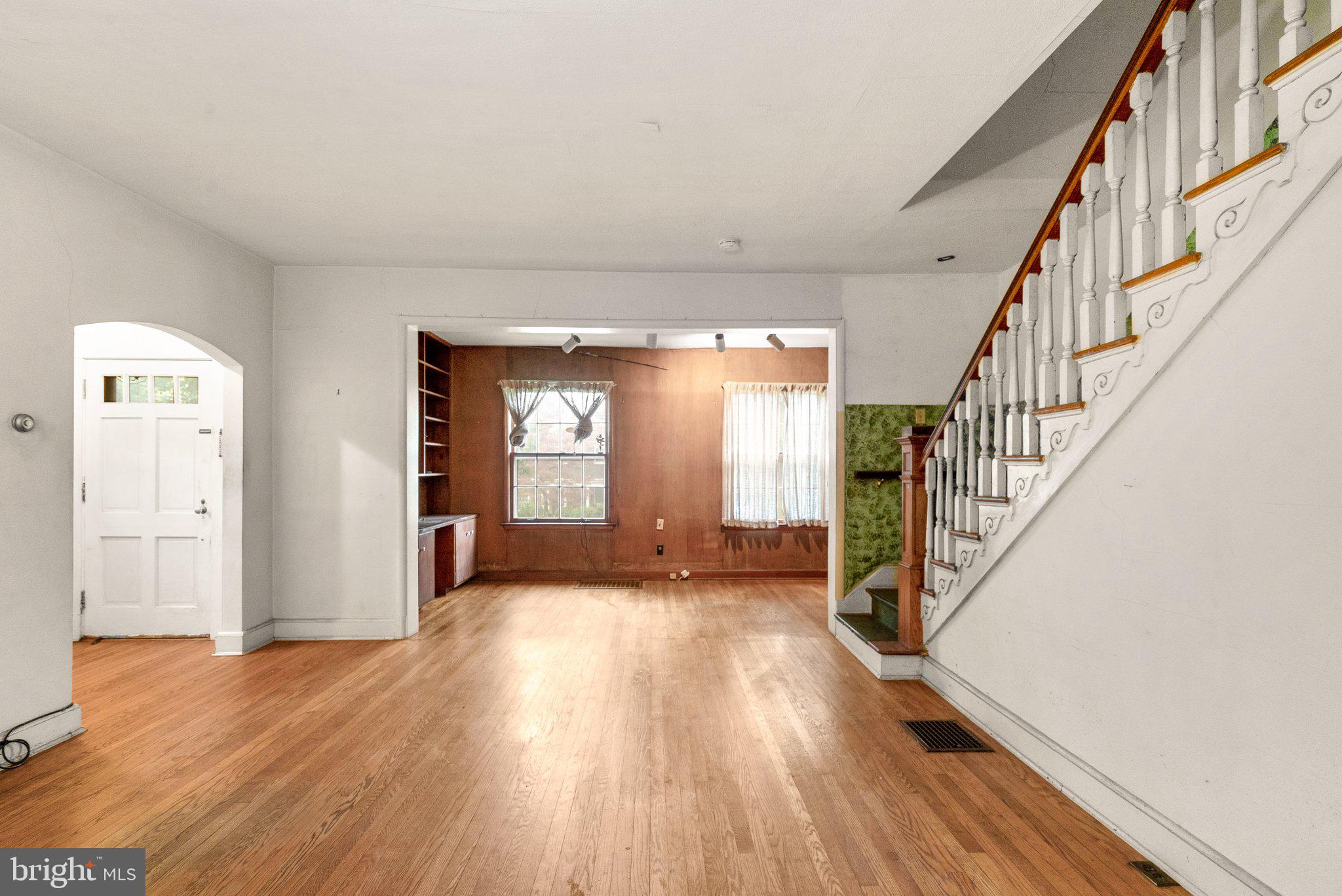 1911 Elkhart Street Silver Spring, MD 20910 - Photo 3 of 42 Gallery Image 3