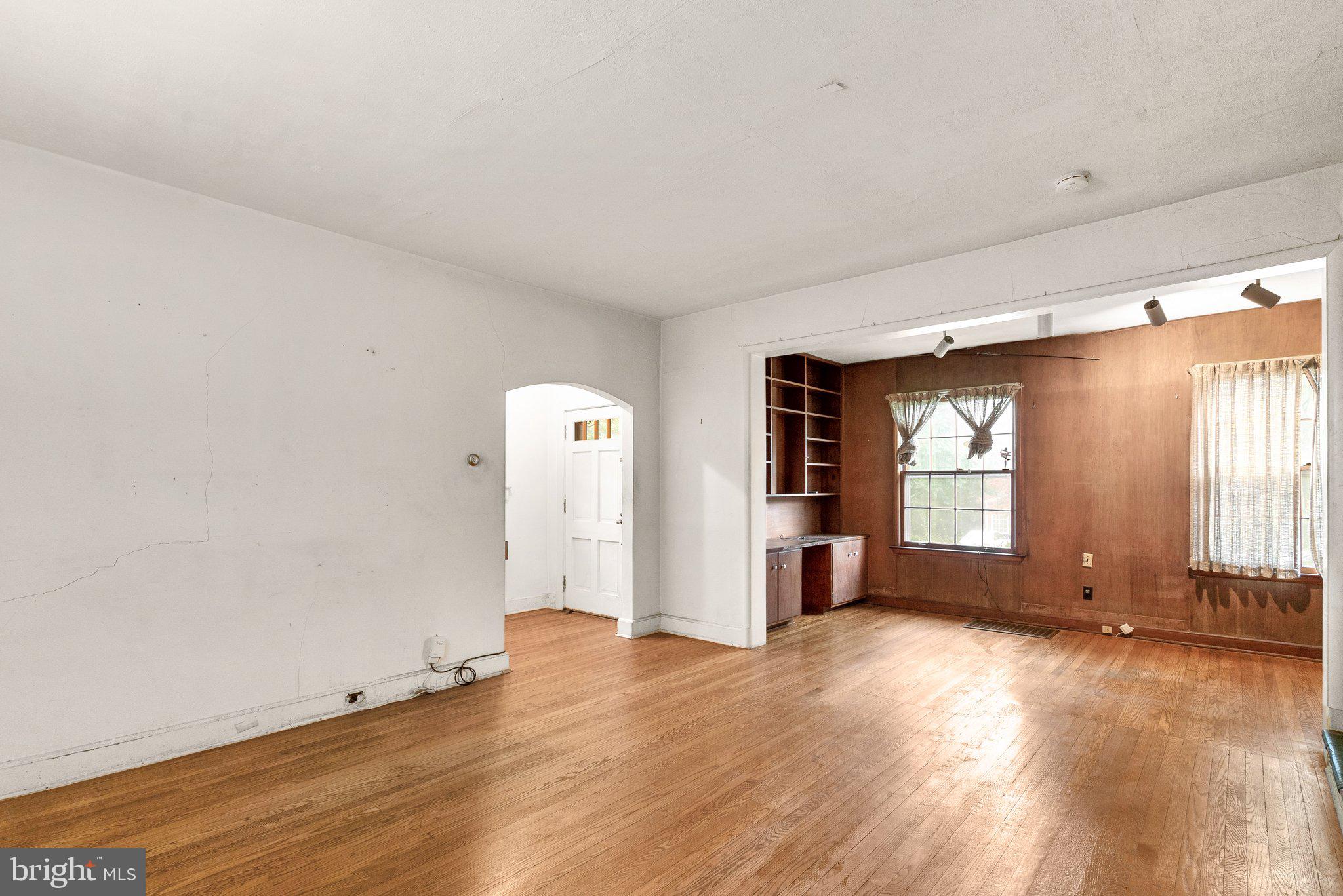 1911 Elkhart Street Silver Spring, MD 20910 - Photo 5 of 42 Gallery Image 5