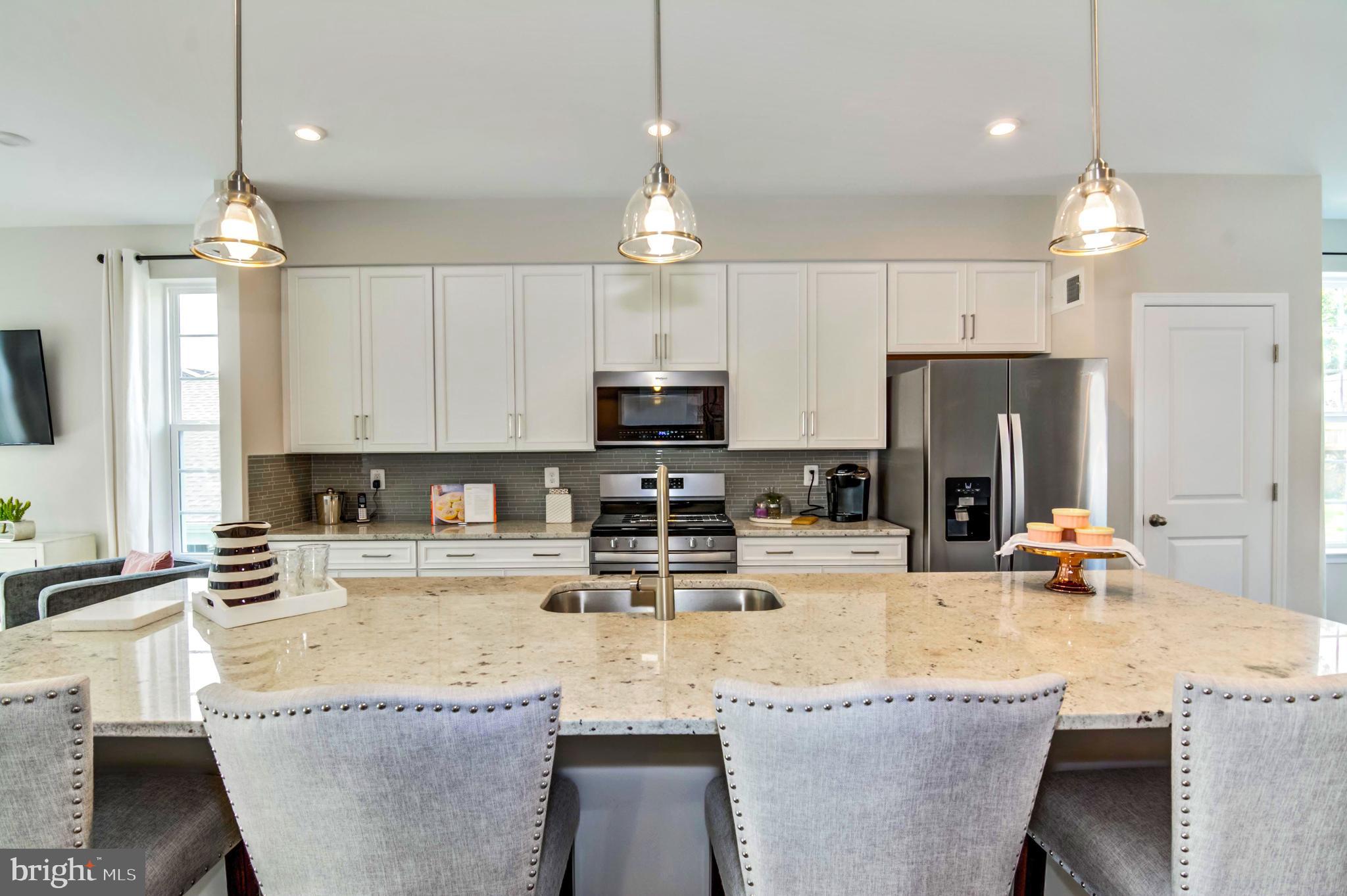 7360 Thomas Grant Drive Alexandria, VA 22315 - Photo 2 of 8 Kitchen