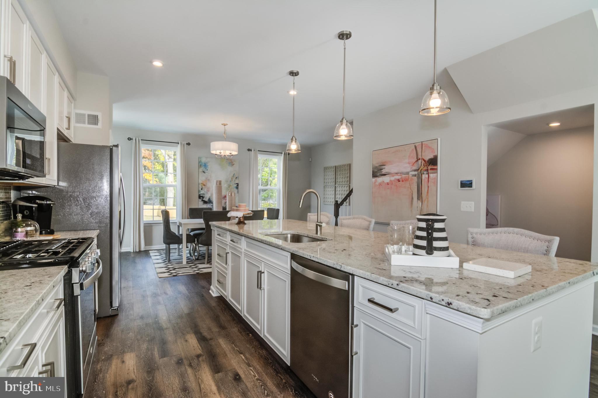 7360 Thomas Grant Drive Alexandria, VA 22315 - Photo 3 of 8 Kitchen