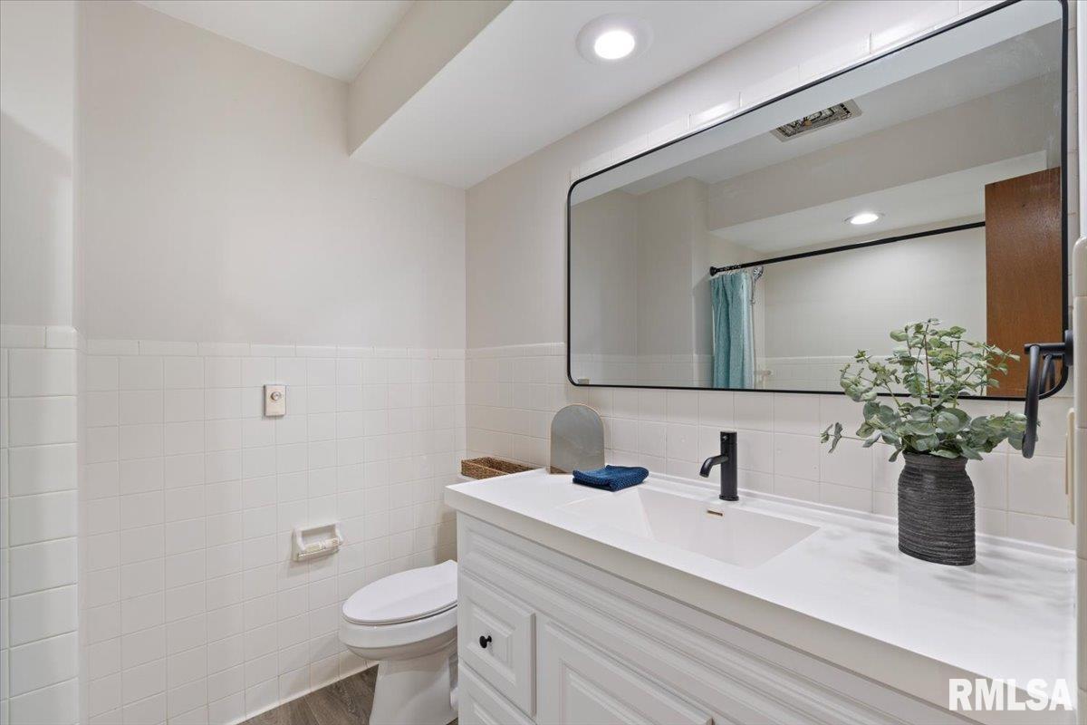 2706 Ridgewood Avenue Davenport, IA 52803 - Photo 40 of 65