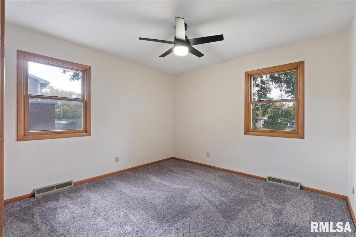 2706 Ridgewood Avenue Davenport, IA 52803 - Photo 44 of 65