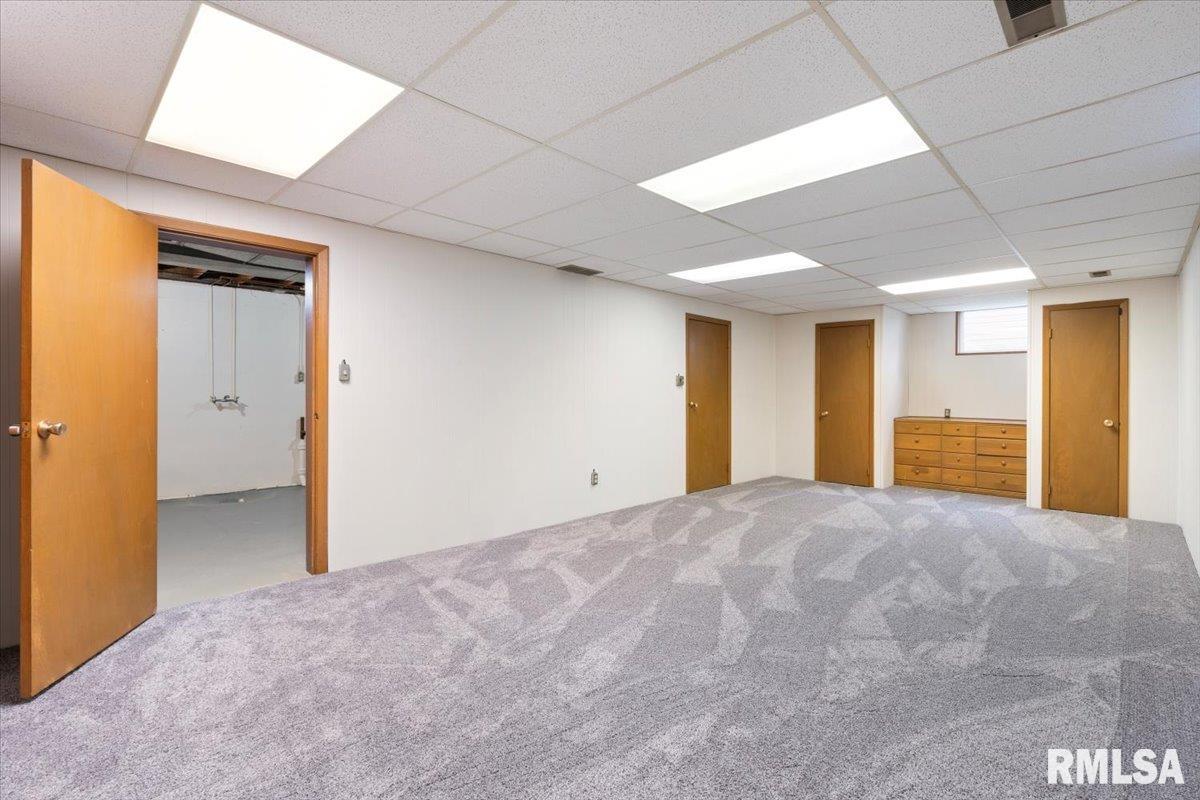 2706 Ridgewood Avenue Davenport, IA 52803 - Photo 48 of 65