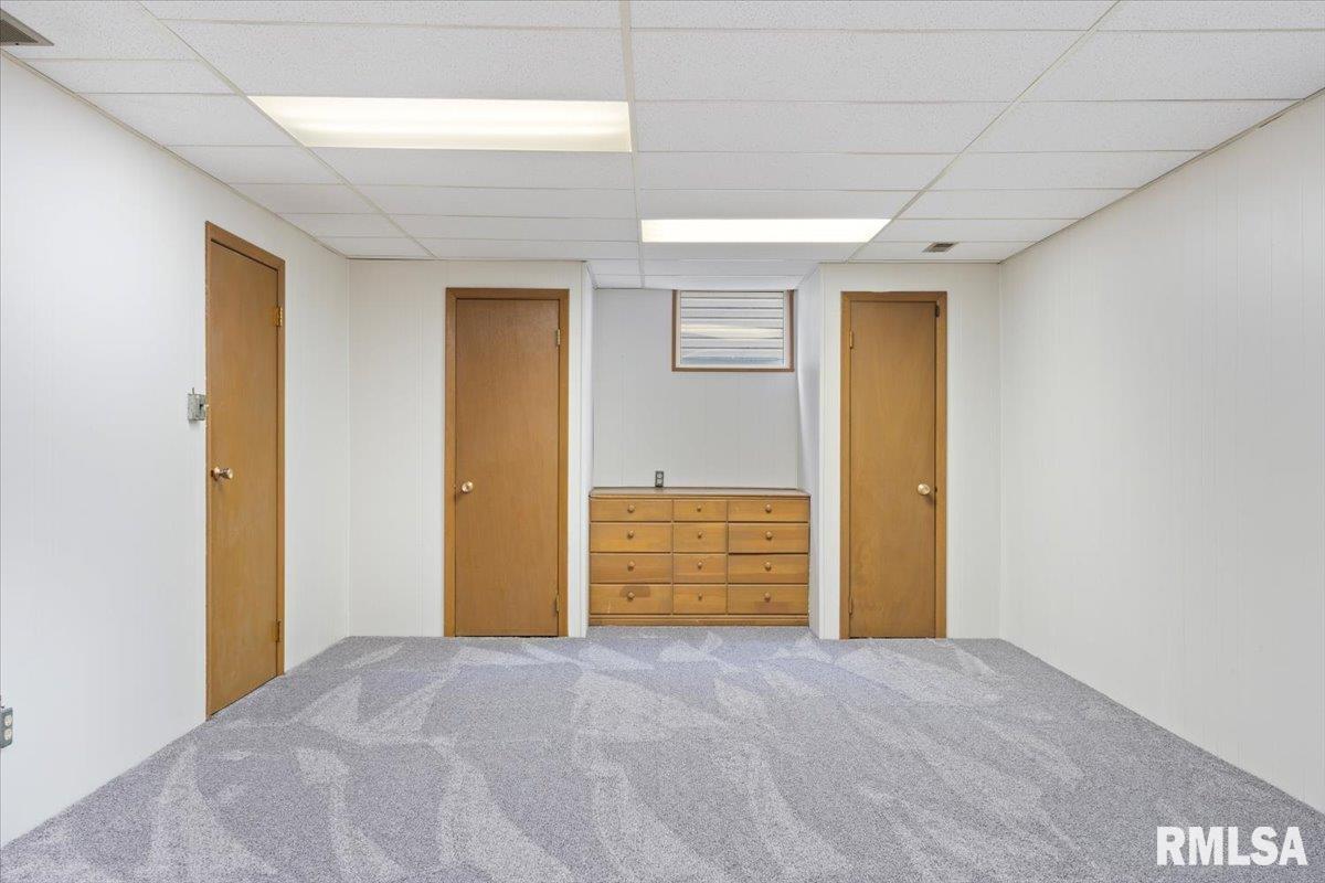 2706 Ridgewood Avenue Davenport, IA 52803 - Photo 49 of 65