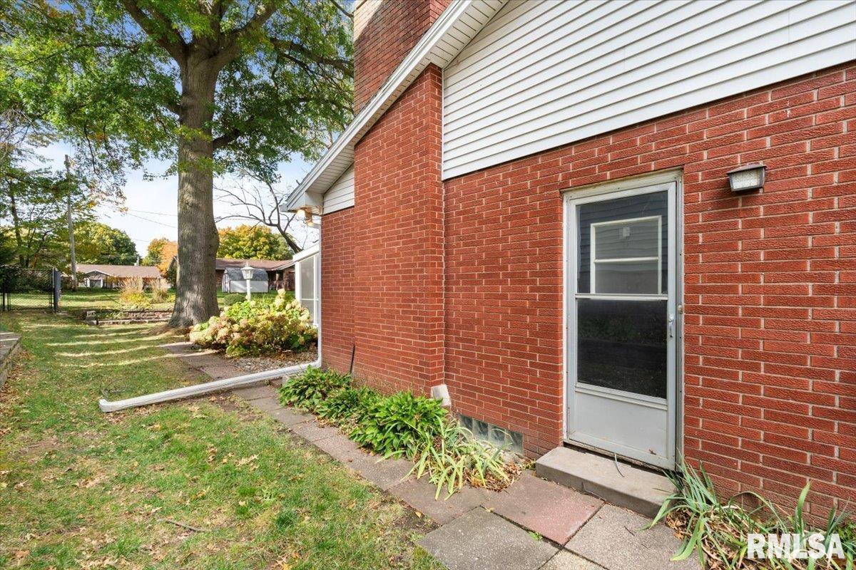 2706 Ridgewood Avenue Davenport, IA 52803 - Photo 57 of 65