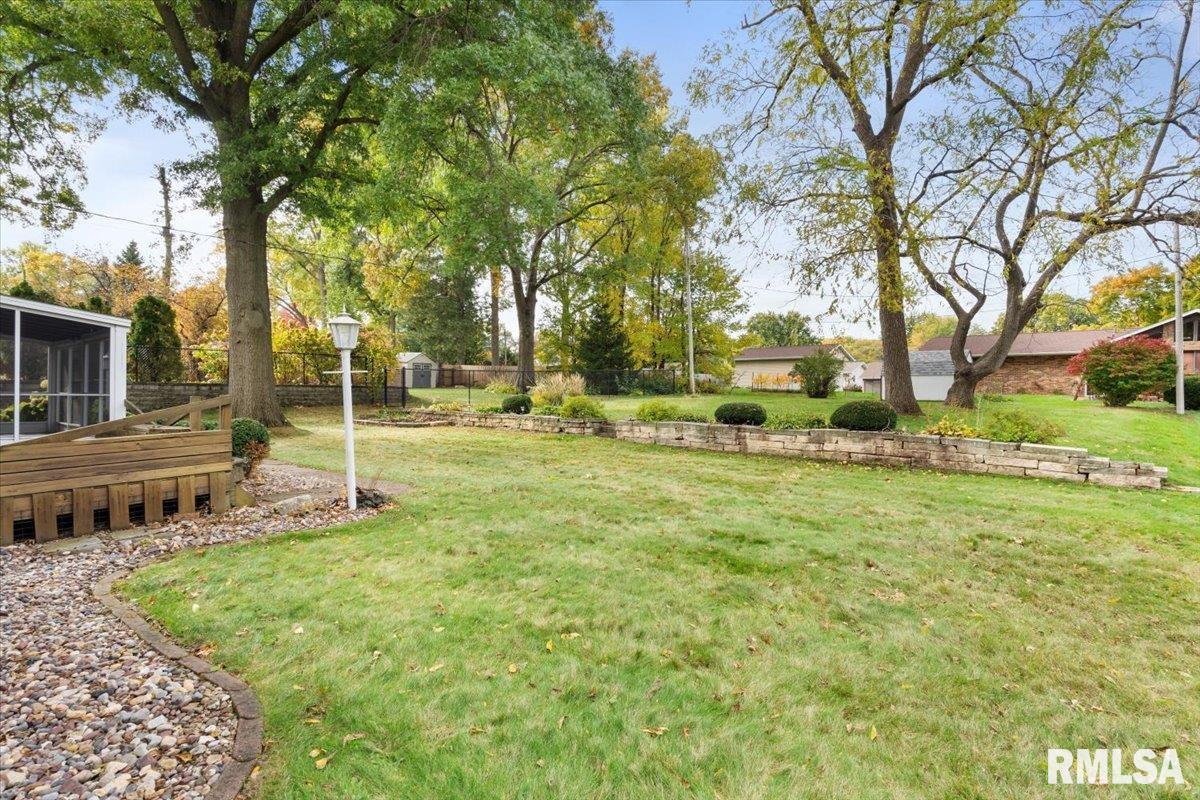 2706 Ridgewood Avenue Davenport, IA 52803 - Photo 59 of 65