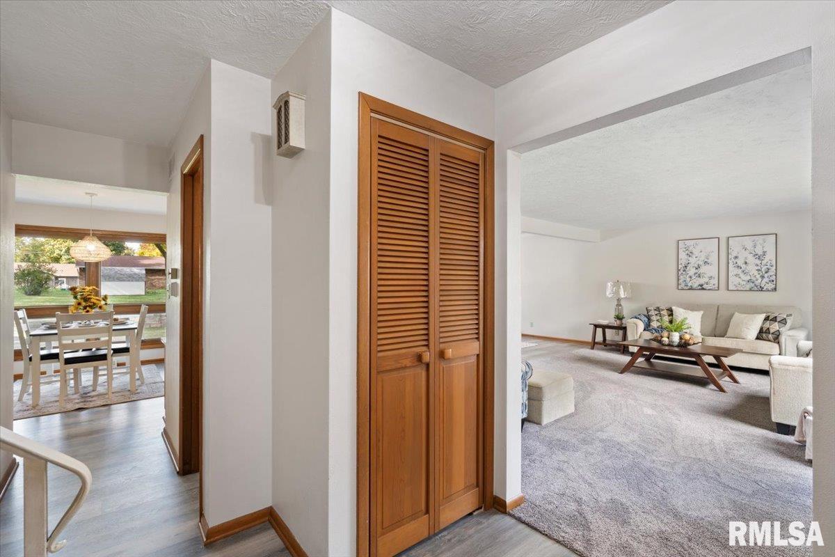 2706 Ridgewood Avenue Davenport, IA 52803 - Photo 7 of 65