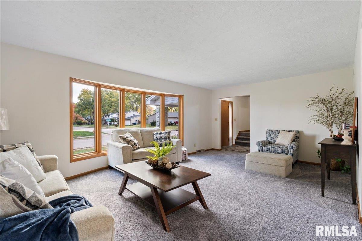 2706 Ridgewood Avenue Davenport, IA 52803 - Photo 10 of 65