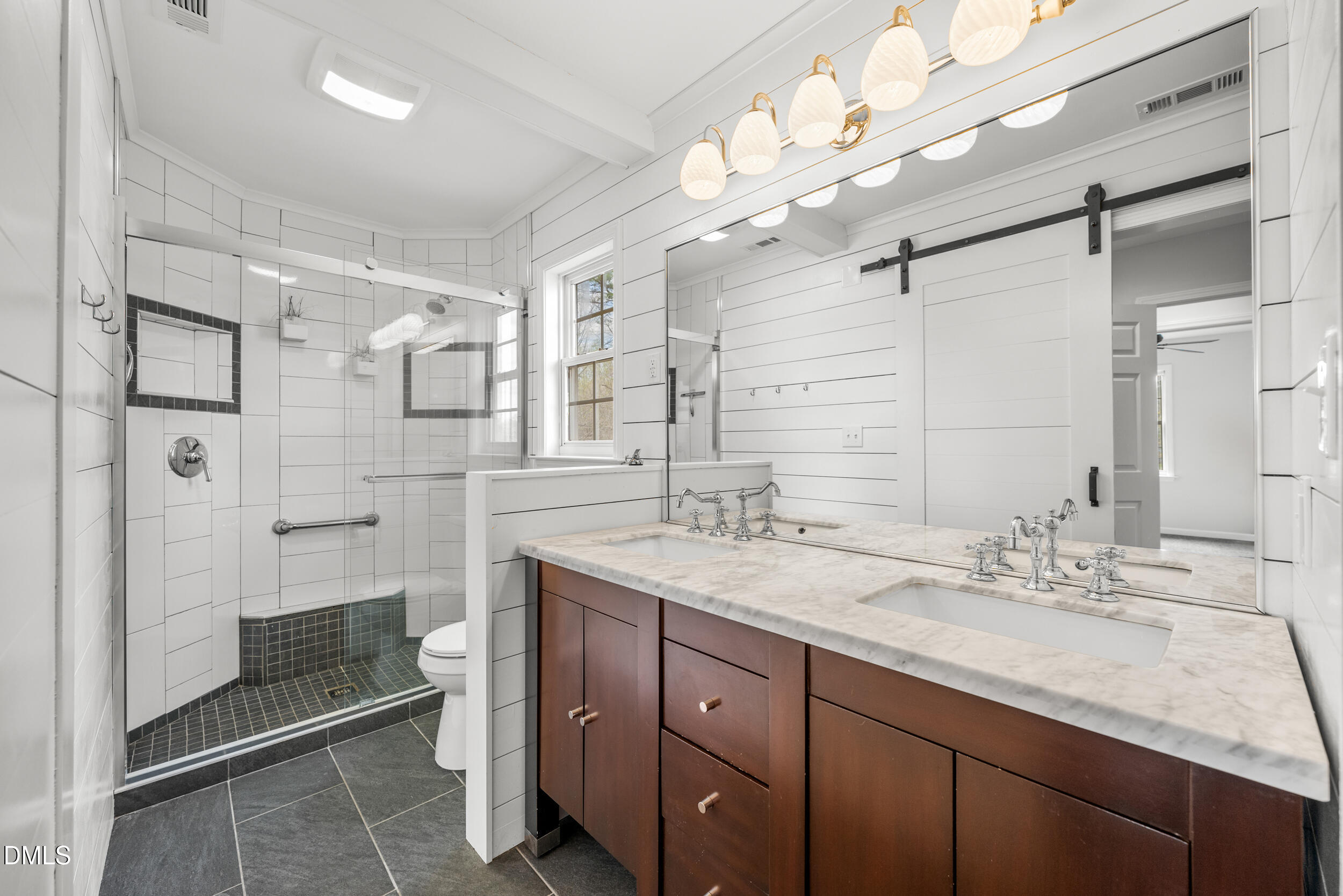 24 Country Side Drive Roxboro, NC 27574 - Photo 14 of 36 18 -24 country side dr, interior, primar