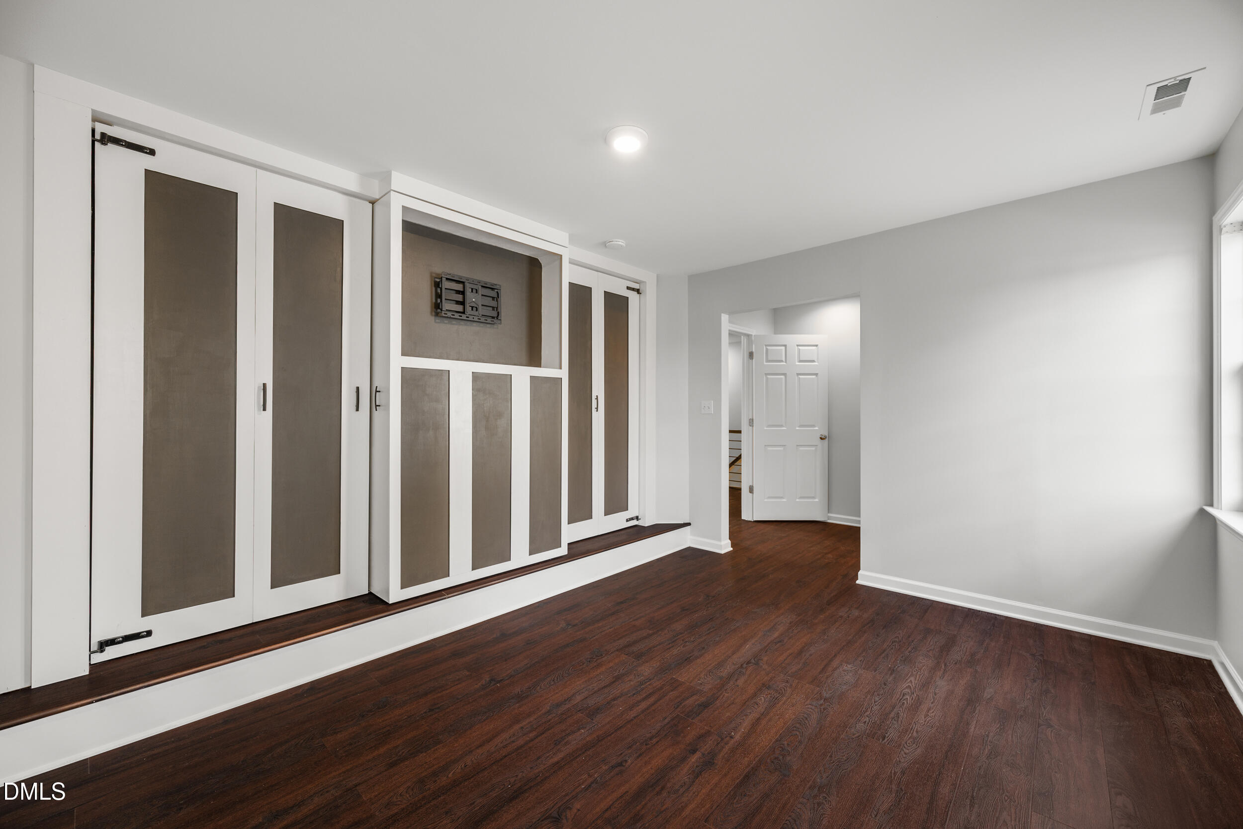 24 Country Side Drive Roxboro, NC 27574 - Photo 15 of 36 19 -24 country side dr, interior, primar