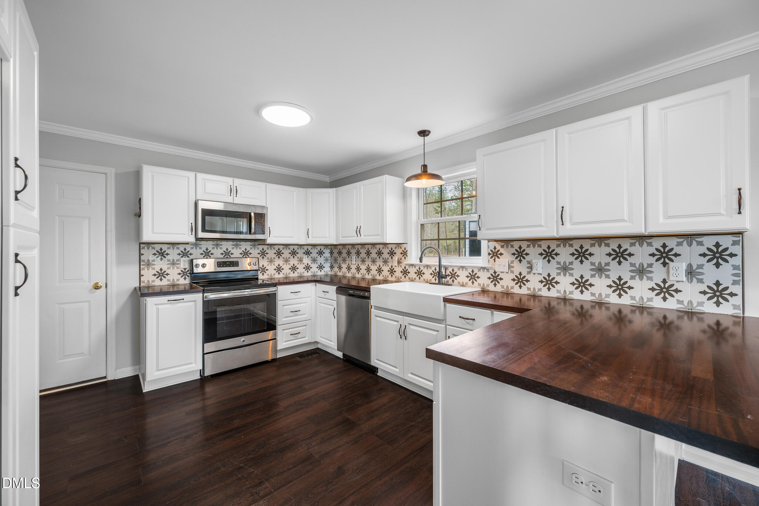 24 Country Side Drive Roxboro, NC 27574 - Photo 7 of 36 9 -24 country side dr, interior, kitchen