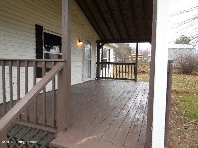 112 Barnyard Road Milton, KY 40045 - Photo 22 of 25 Front porch2
