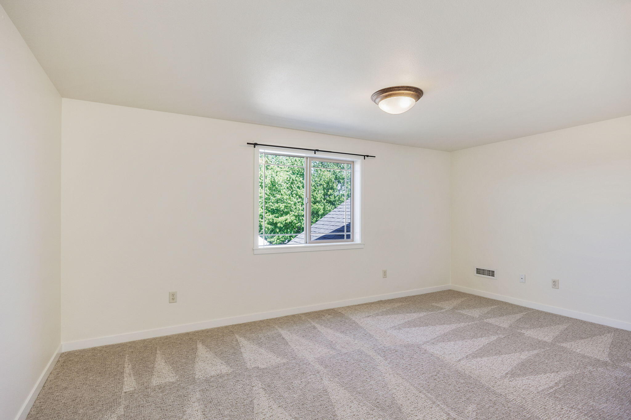 641 Spring Valley Drive Medford, OR 97501 - Photo 35 of 39 A36