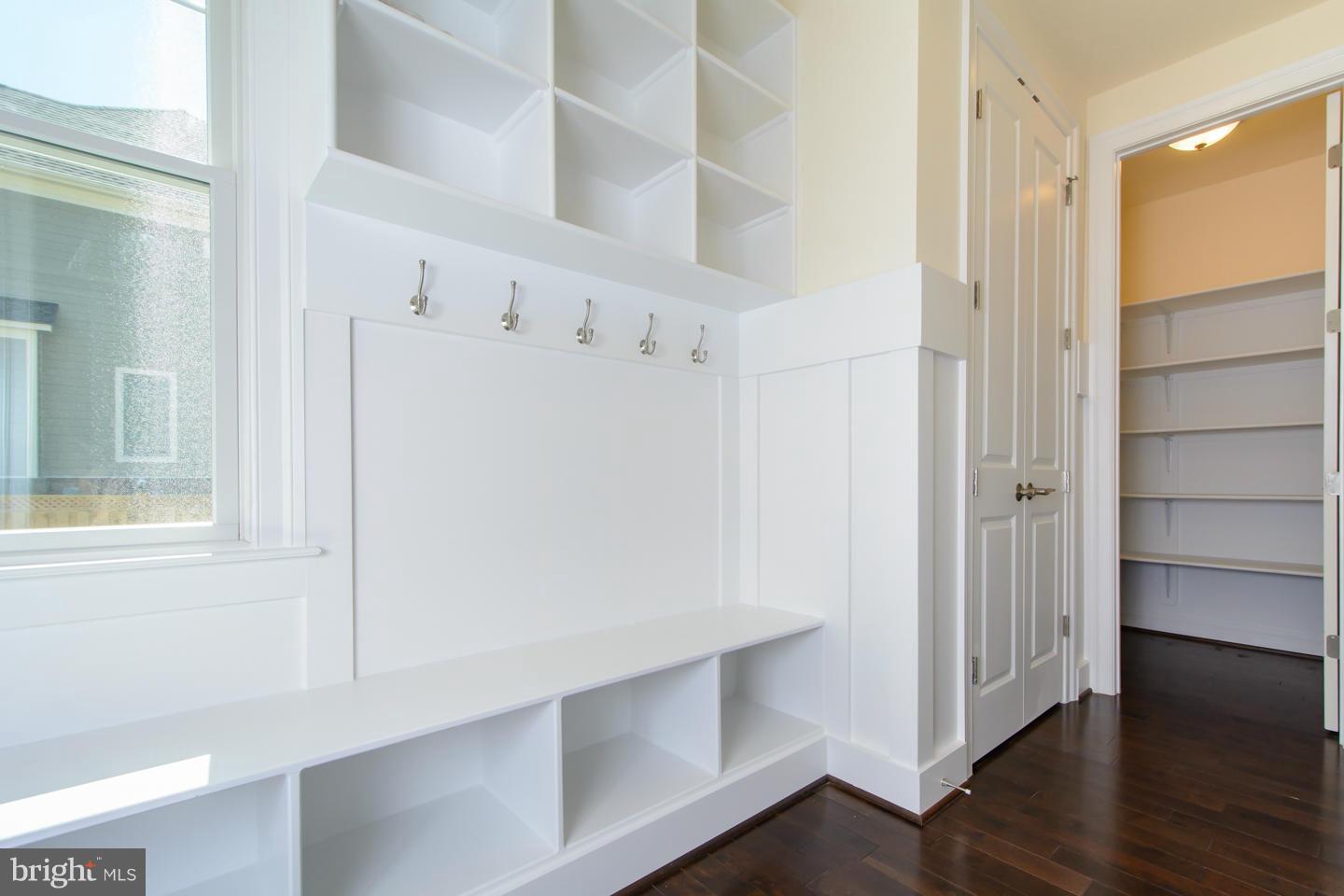 1721 Besley Road Vienna, VA 22182 - Photo 12 of 20 Interior (General)
