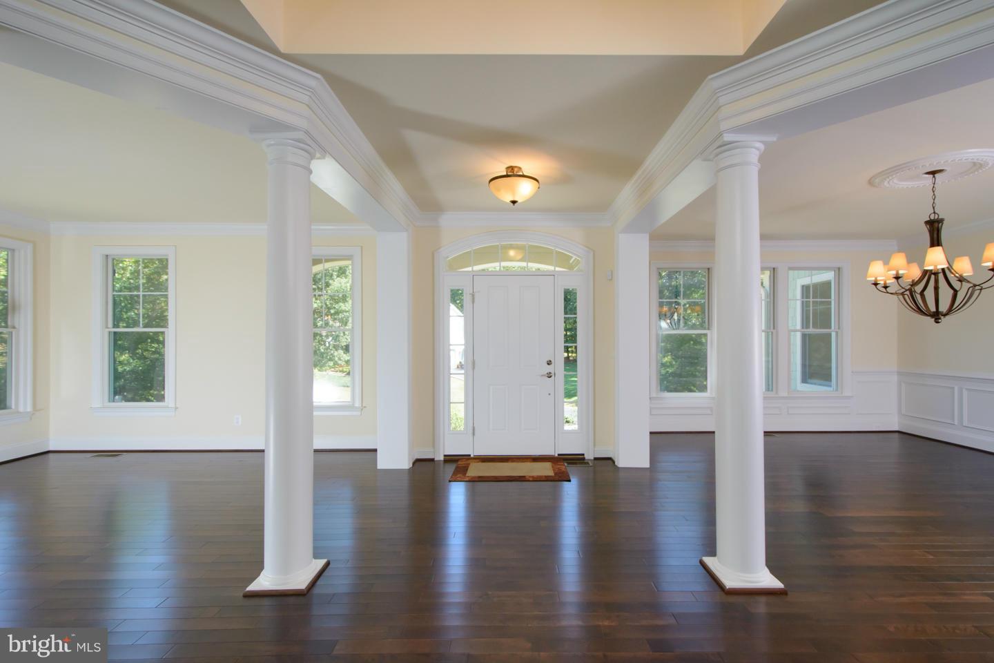 1721 Besley Road Vienna, VA 22182 - Photo 4 of 20 Interior (General)