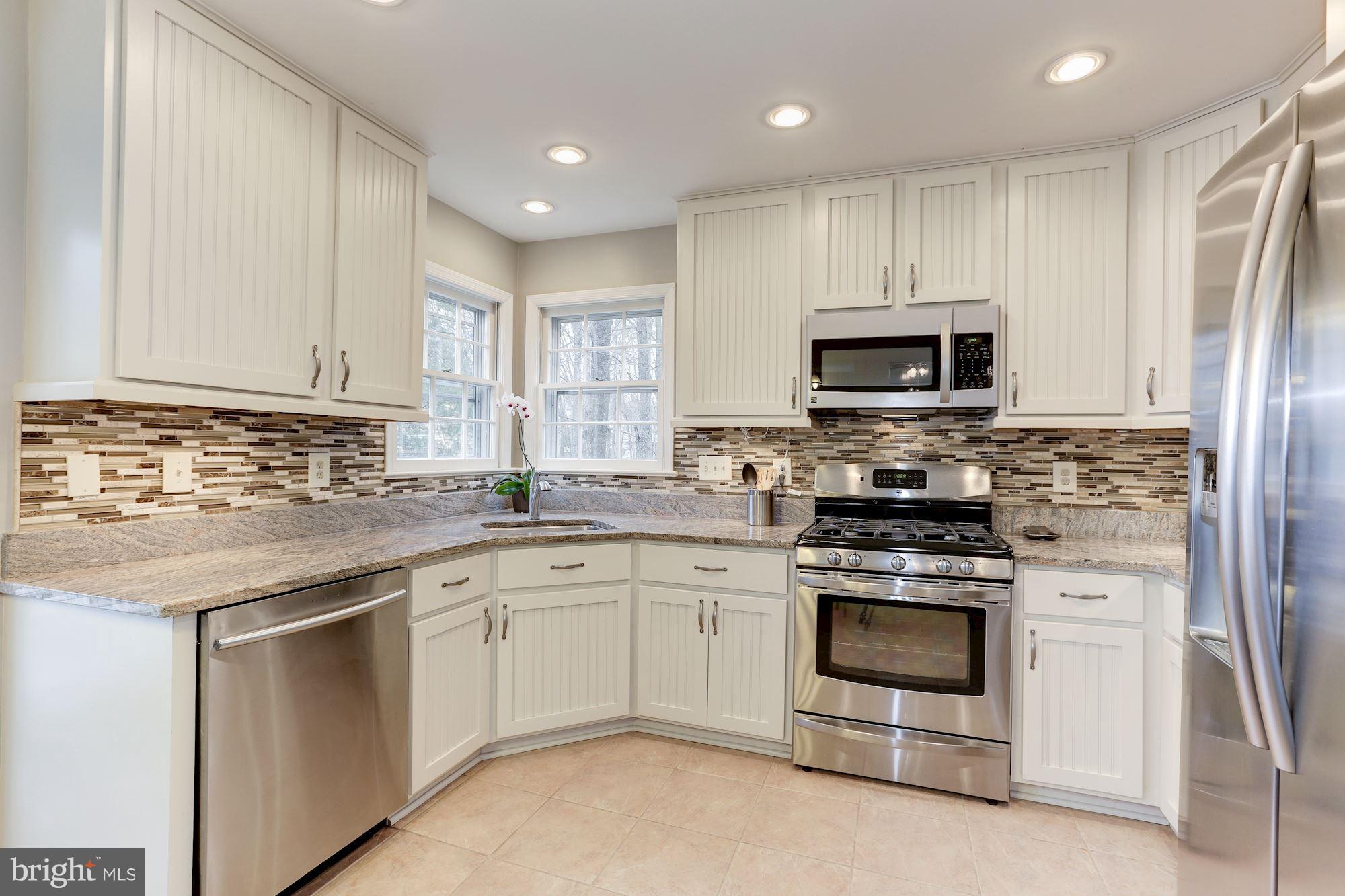 11606 Springhouse Place Reston, VA 20194 - Photo 11 of 30 Kitchen