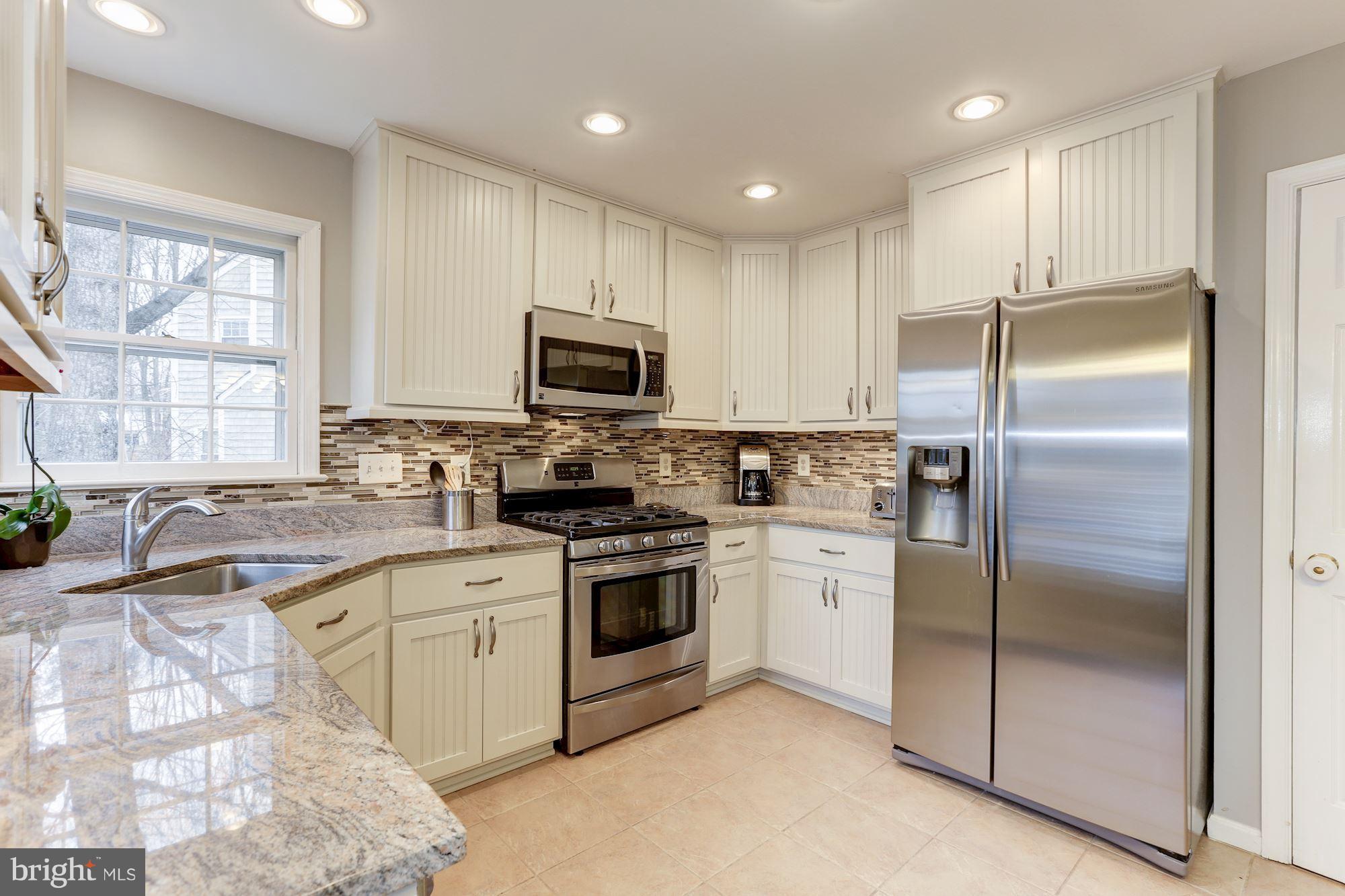 11606 Springhouse Place Reston, VA 20194 - Photo 12 of 30 Kitchen