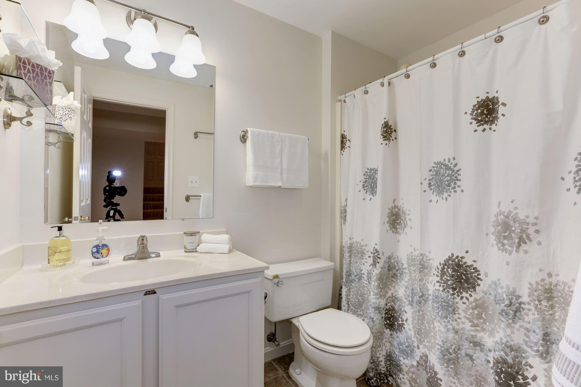11606 Springhouse Place Reston, VA 20194 - Photo 25 of 30 Bath