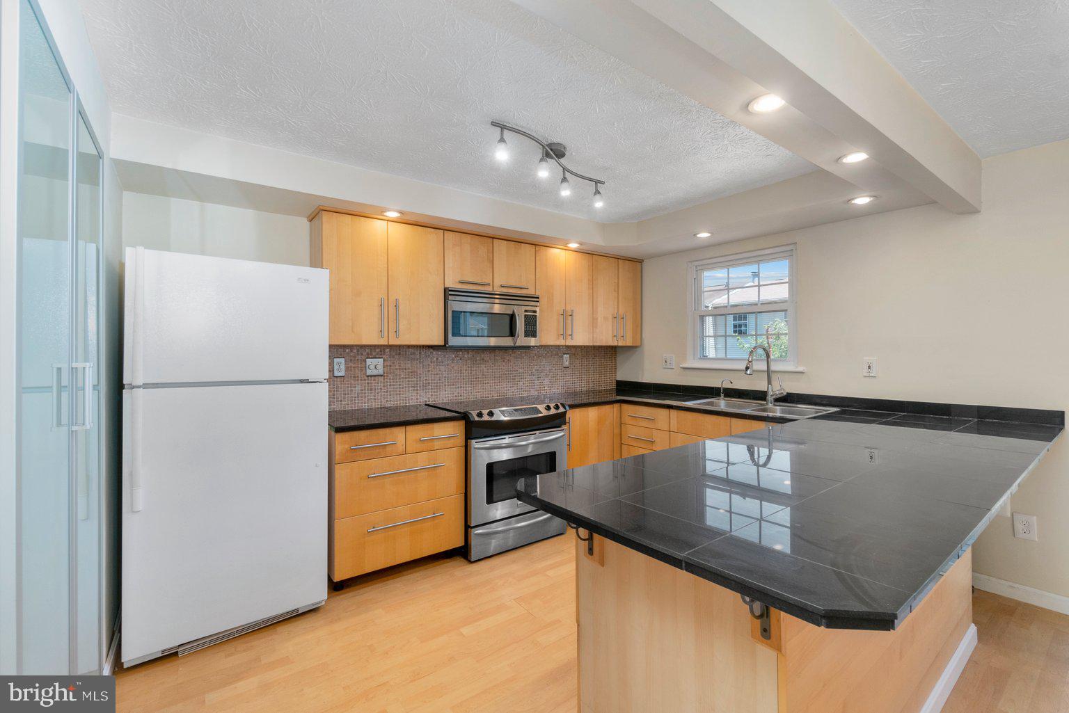 4018 Rustico Road Baltimore, MD 21220 - Photo 7 of 20 Island / Breakfast Bar