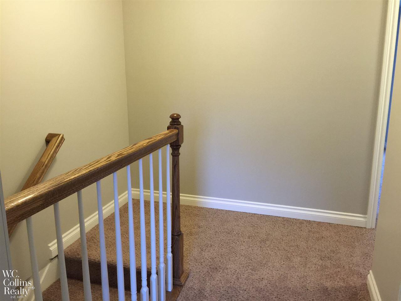 1432 Crescent Lane, Unit 321 Rochester, MI 48306 - Photo 10 of 19 Upper Hallway