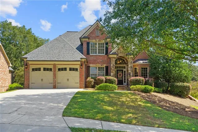 $775,000 | 306 Vinings Walk Northwest, Gainesville, GA 30501