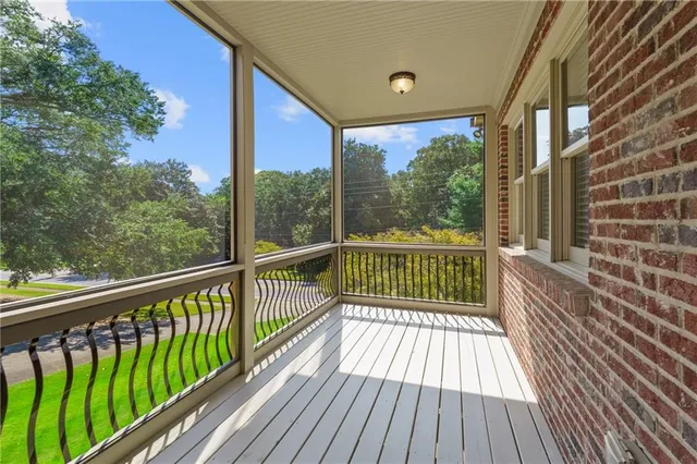$750,000 | 306 Vinings Walk Northwest, Gainesville, GA 30501