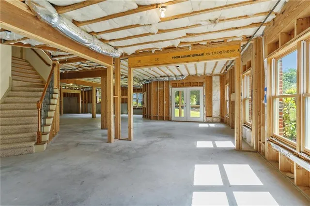 $750,000 | 306 Vinings Walk Northwest, Gainesville, GA 30501