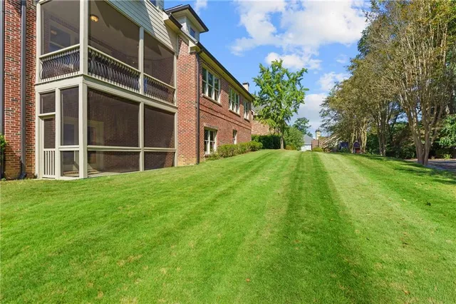 $750,000 | 306 Vinings Walk Northwest, Gainesville, GA 30501