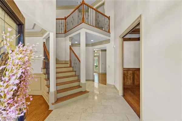 a view of entryway with a front door