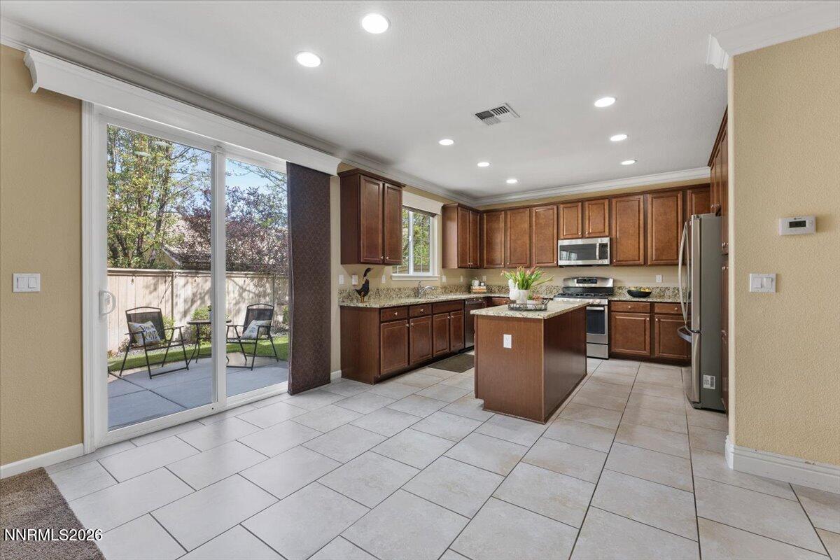 10825 Pebble Hill Drive Reno, NV 89521 - Photo 12 of 54 15-10825 Pebble Hill Drive Reno NV 89521