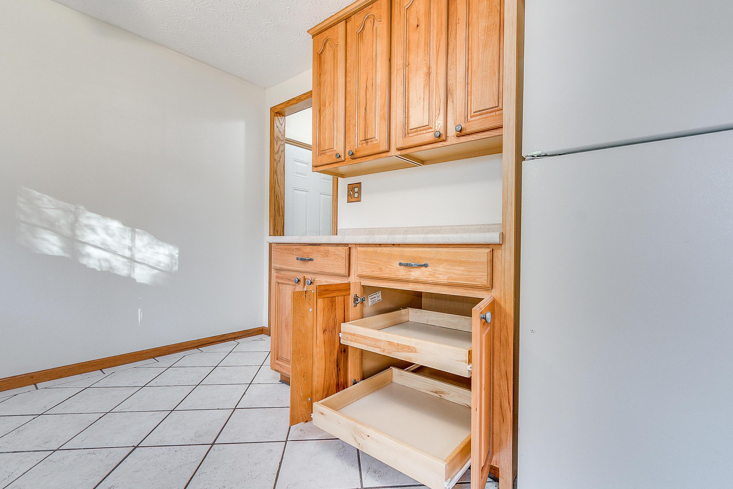 3261 Fontaine Road Columbus, OH 43232 - Photo 8 of 34 Gallery Image 8