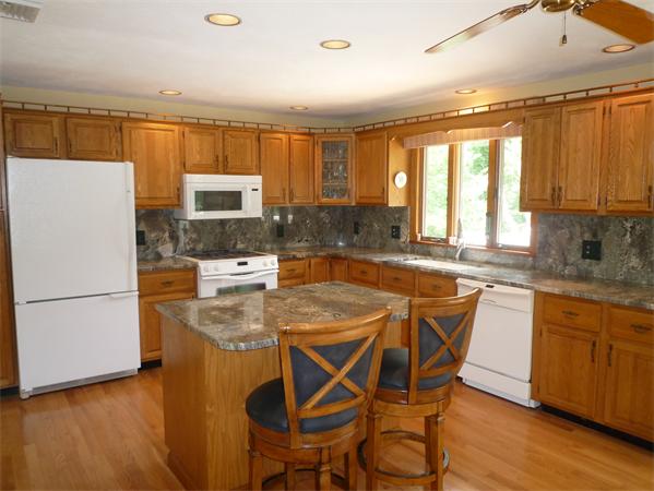6 Plaza Road Wakefield, MA 01880 - Photo 3 of 11 Gallery Image 3