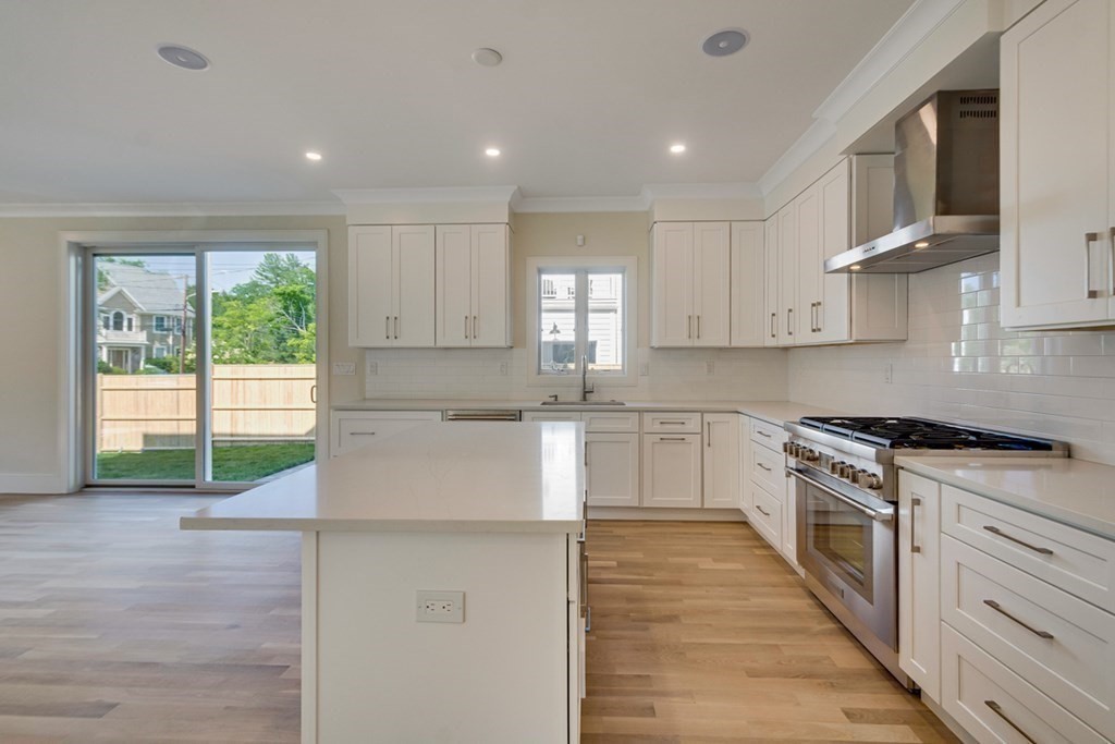 46-48 Athelstane Road, Unit 48 Newton, MA 02459 - Photo 3 of 24 Gallery Image 3